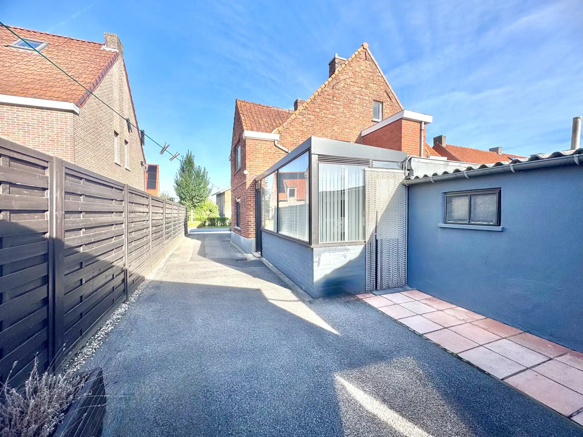 HALFOPEN WONING | 2 KAMERS |TERRAS | GARAGE | 208 M² foto 5