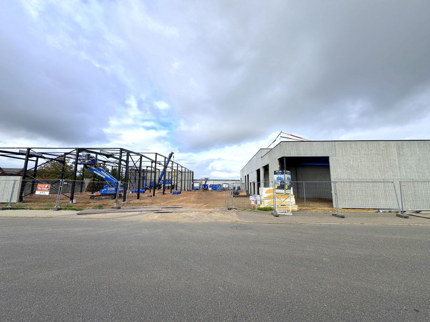 Nieuwbouw KMO-Unit in Waregem/Sint-Eloois-Vijve incl. 2 standplaatsen (Unit 1) foto 2