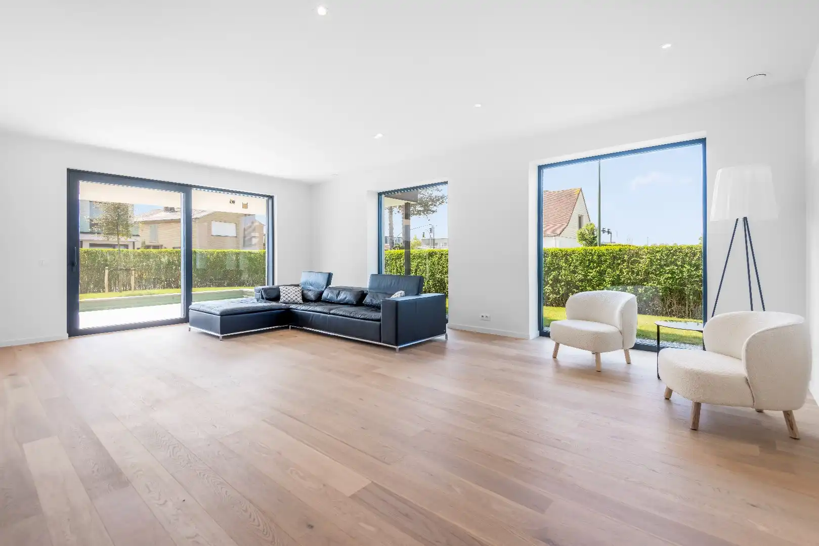 Prachtige nieuwbouw villa met zwembad in een rustige omgeving foto 8