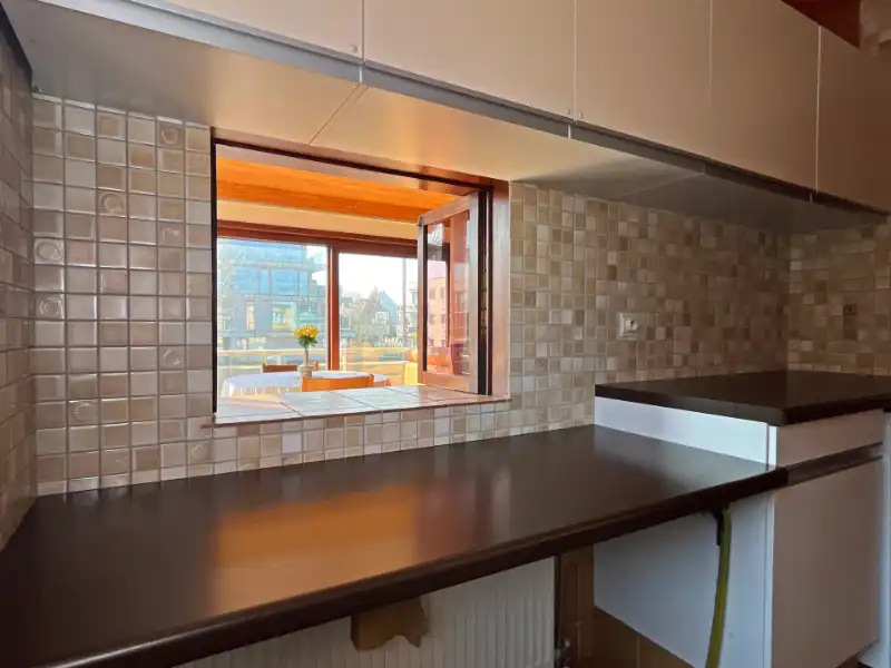 ZONNIG APPARTEMENT + DUBBELE PARKING foto 10