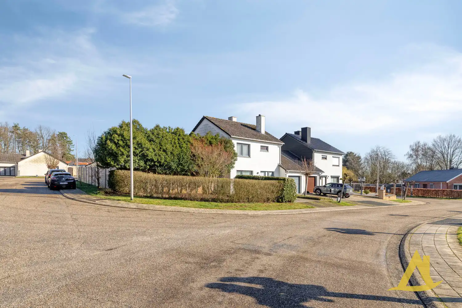 ZEER RUSTIG GELEGEN, INSTAPKLARE HOB, TE LUMMEN! foto 36