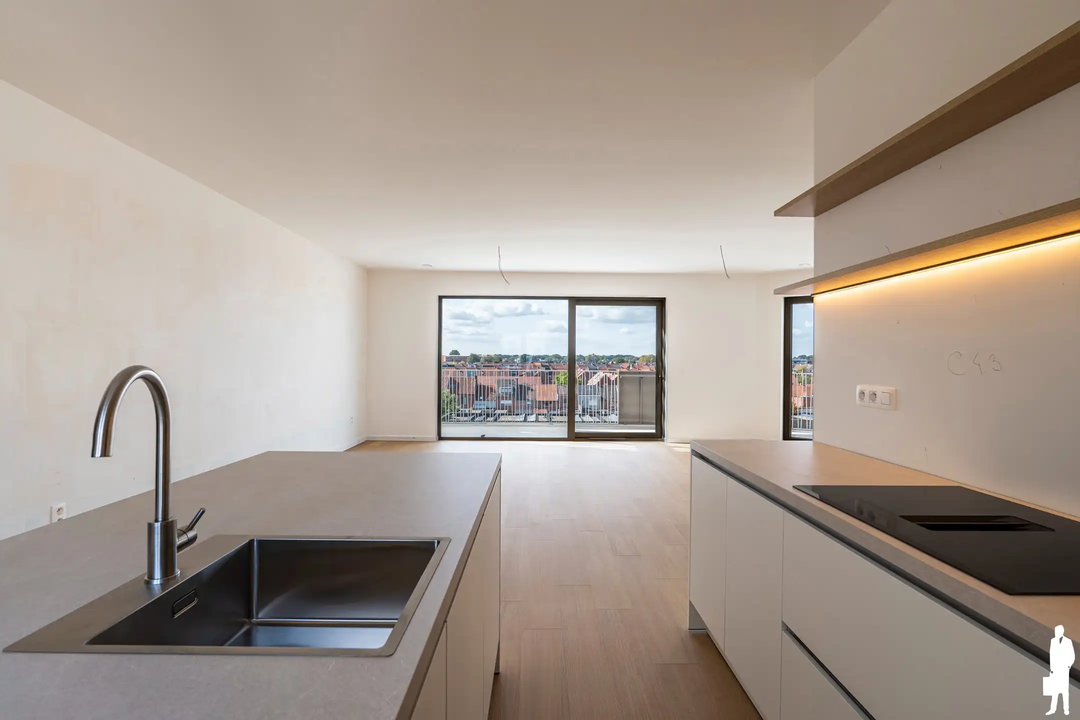 Dakappartement van 121m² omgeven door 46m² aan terrassen foto 3