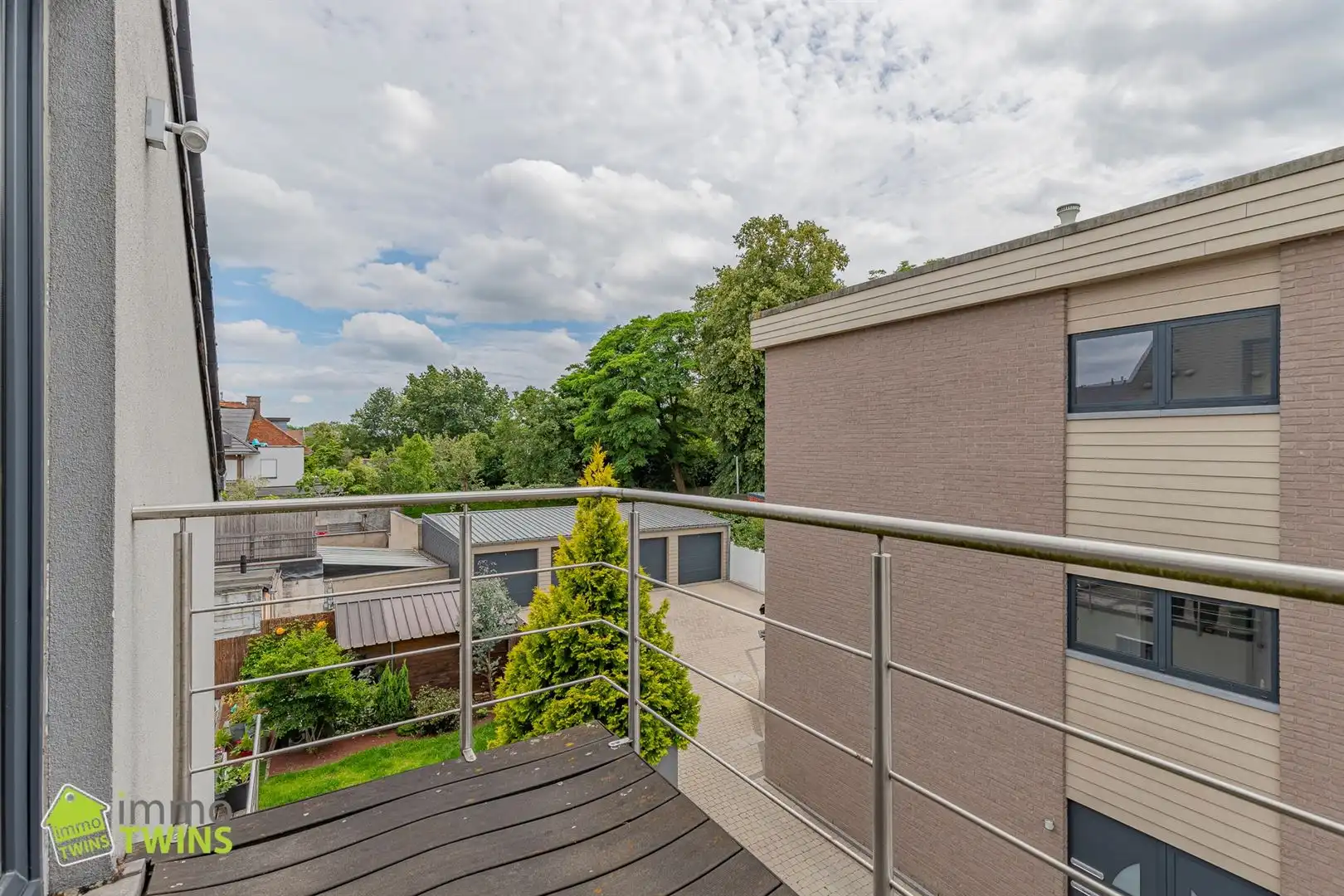 Ruim duplexappartement van 151 m² met 3 slaapkamers, terras en dubbele autostaanplaats foto 4
