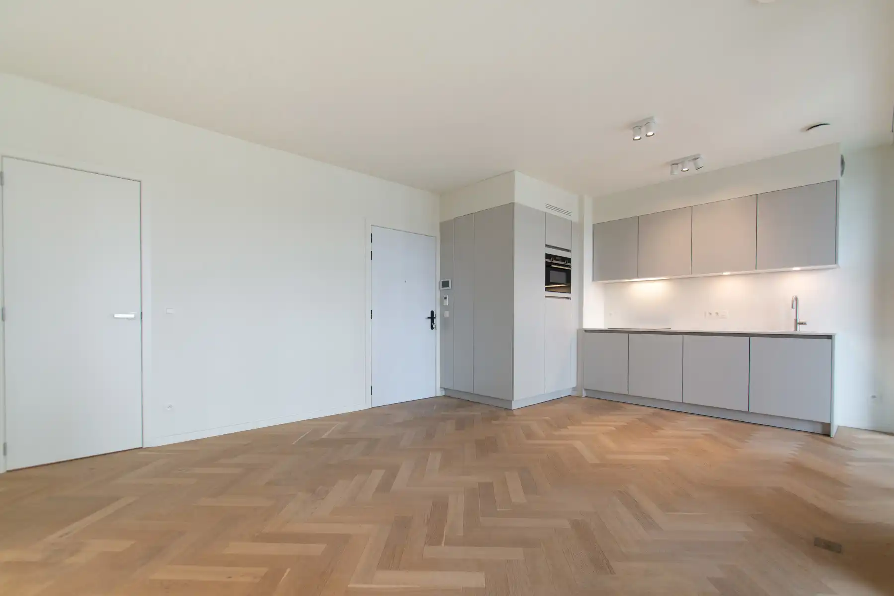 1-slpk app. met terras en zicht op Schelde en binnenpark foto 3