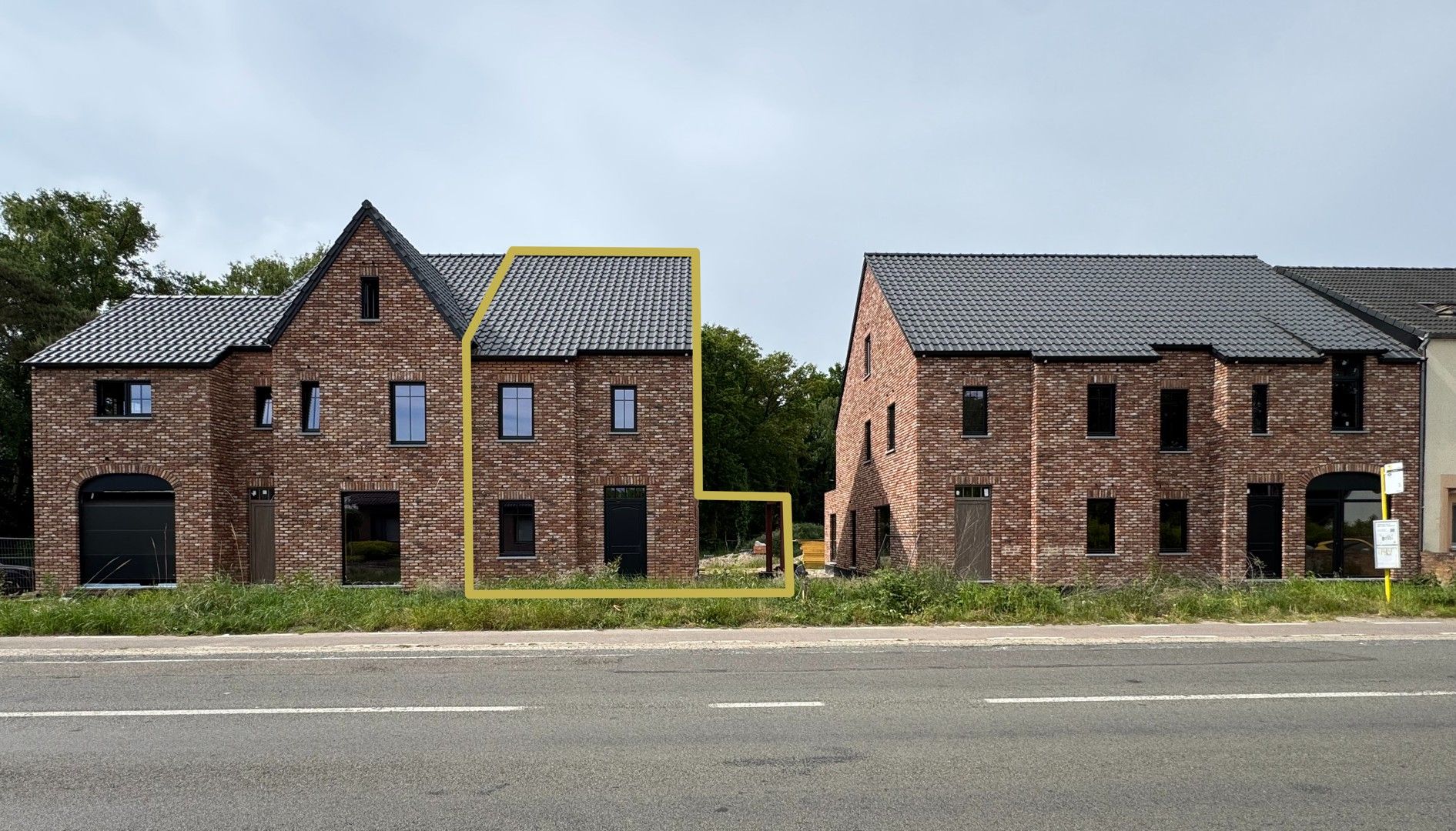 Casco woning in landelijke pastorijstijl met zuidgerichte tuin en 210 m² woonoppervlakte foto {{pictureIndex}}