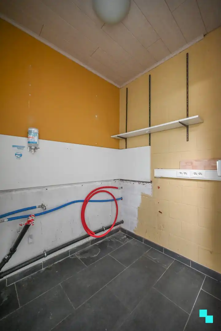 Uiterst goed gelegen commerciële ruimte te Bosmolens foto 8