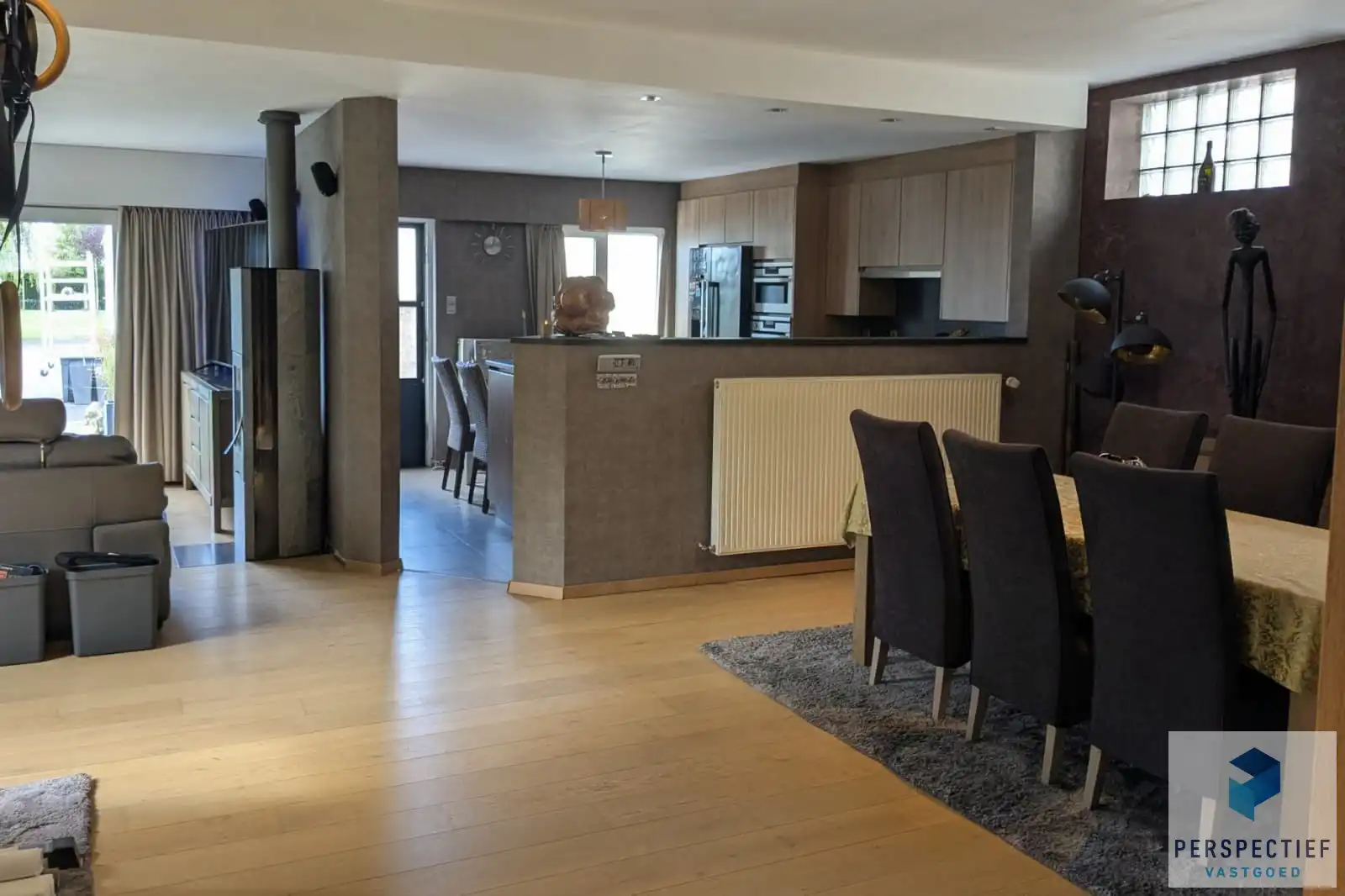 BEZOEKMOMENT ZATERDAG 21/03 VAN 13U TOT 15U | Ruime, instapklare woning met 4 slaapkamers, garage en magazijn op 970 m² foto 10