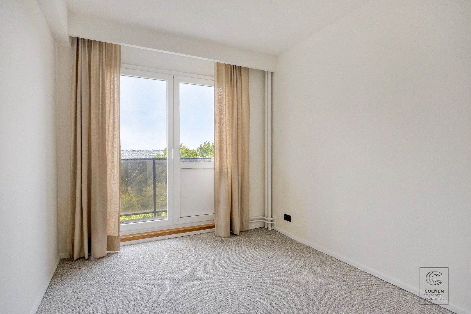 Volledig gerenoveerd appartement op toplocatie te Linkeroever  foto 11