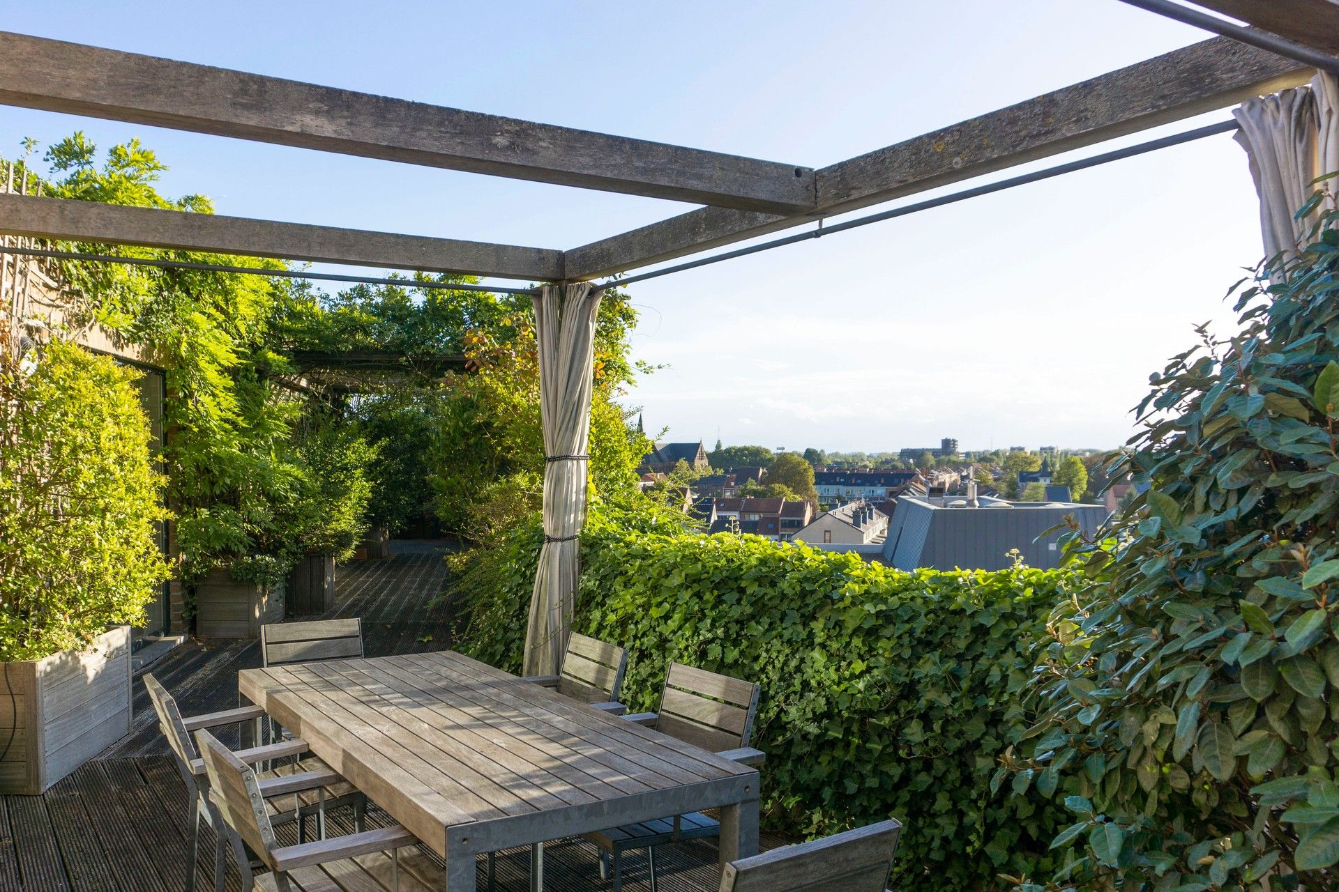 Uniek penthouse met tijdloze luxe, ruimte en zicht over Hasselt. foto 10