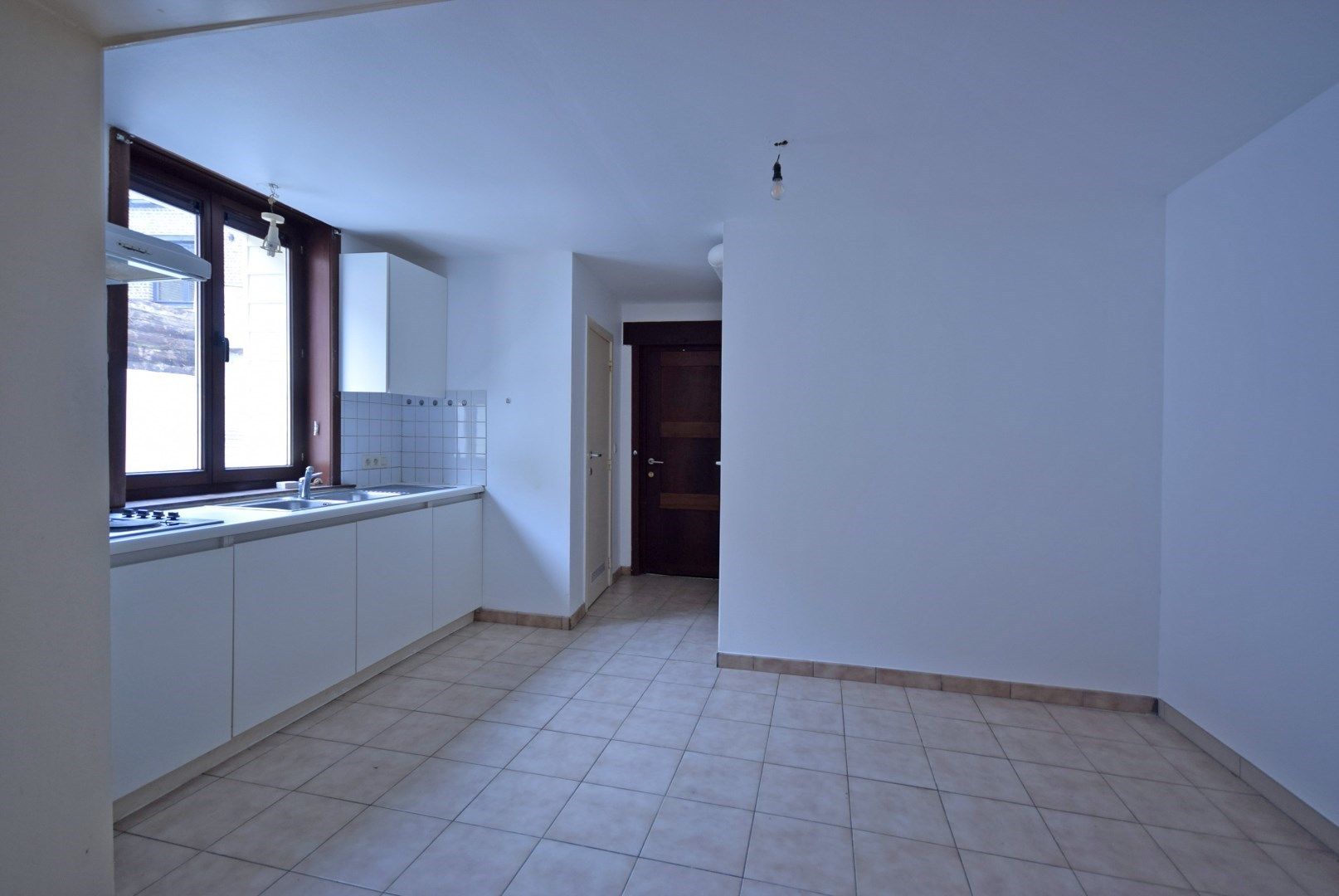 EENSLAAPKAMER APPARTEMENT NABIJ CENTRUM ROESELARE  foto 4