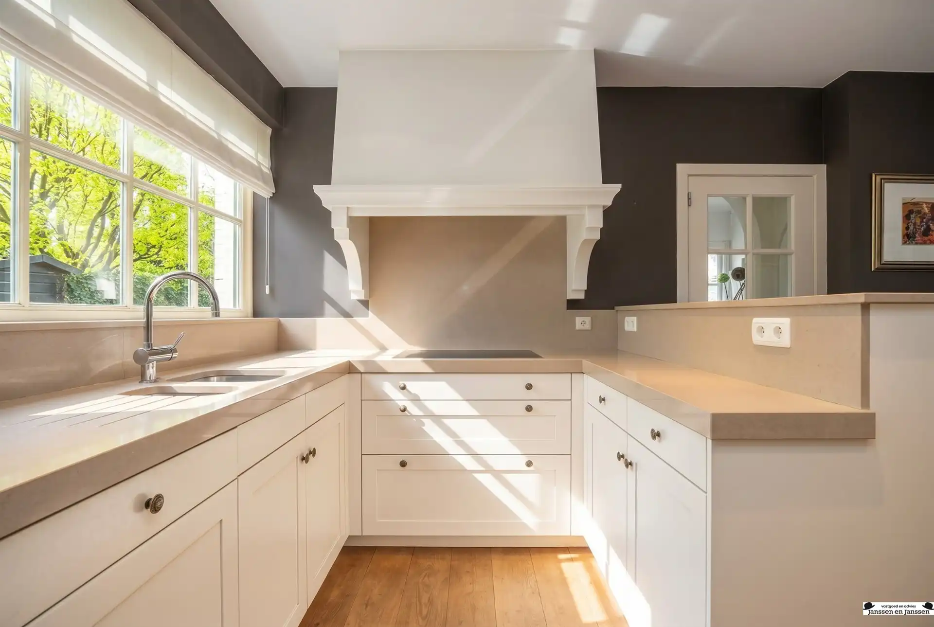 Charmante villa op toplocatie in hartje Ekeren foto 7