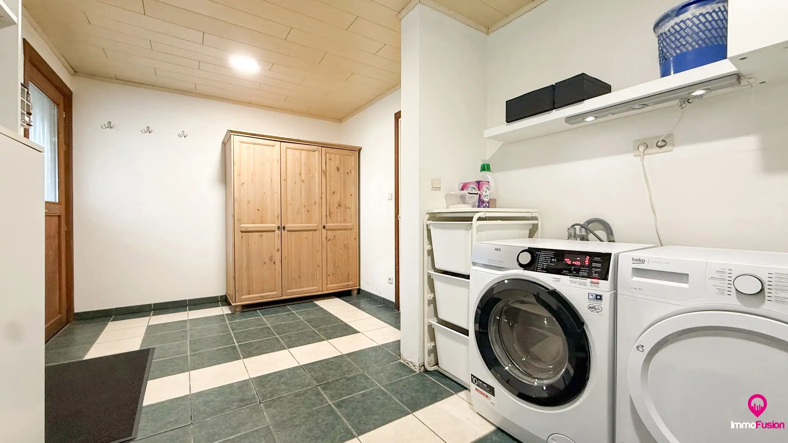 Charmante woning met 5 slaapkamers op een ruim perceel foto 21