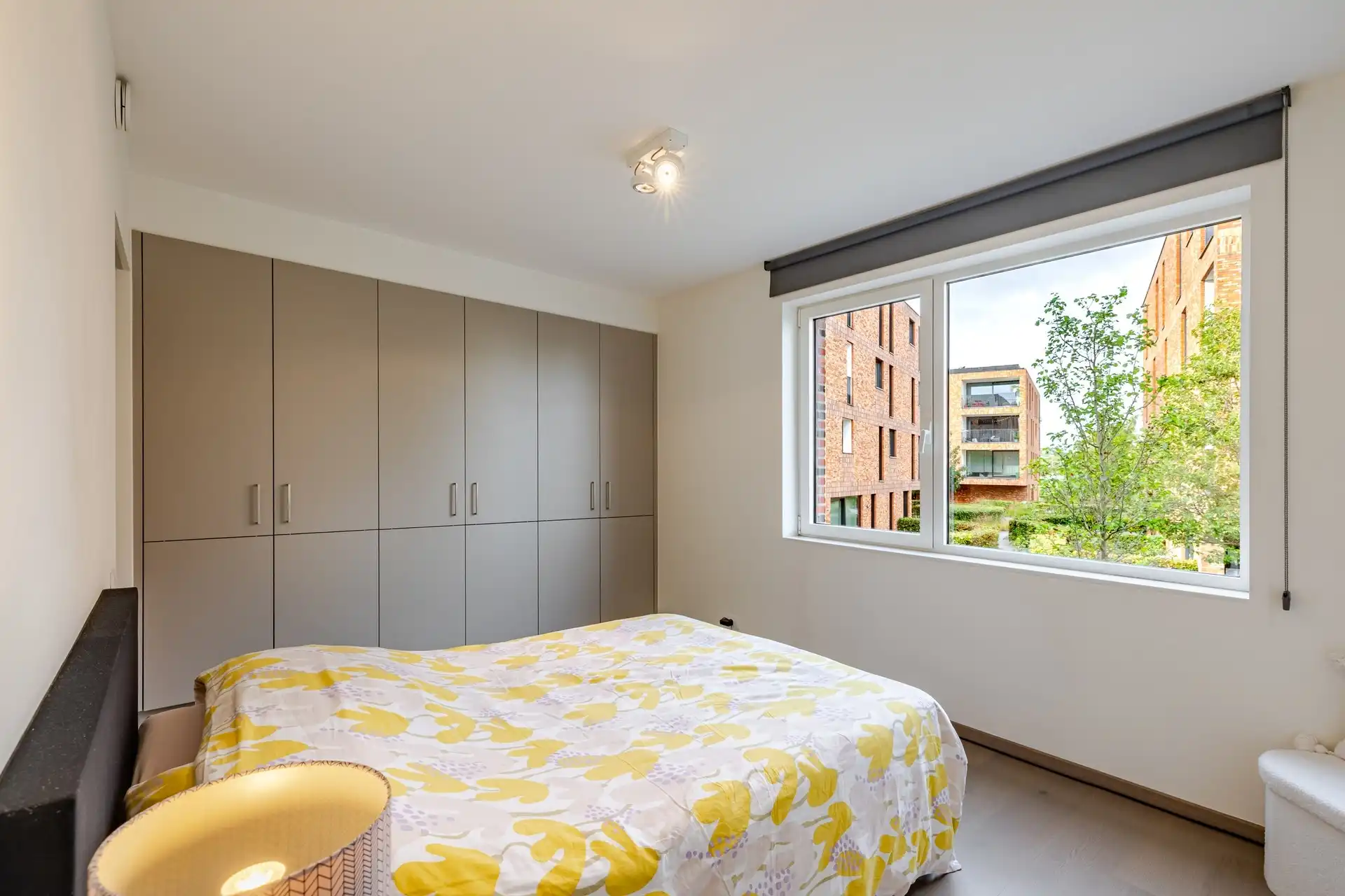 Energiezuinige stadswoning met 3 slaapkamers, terras en private parking in Aalst foto 11