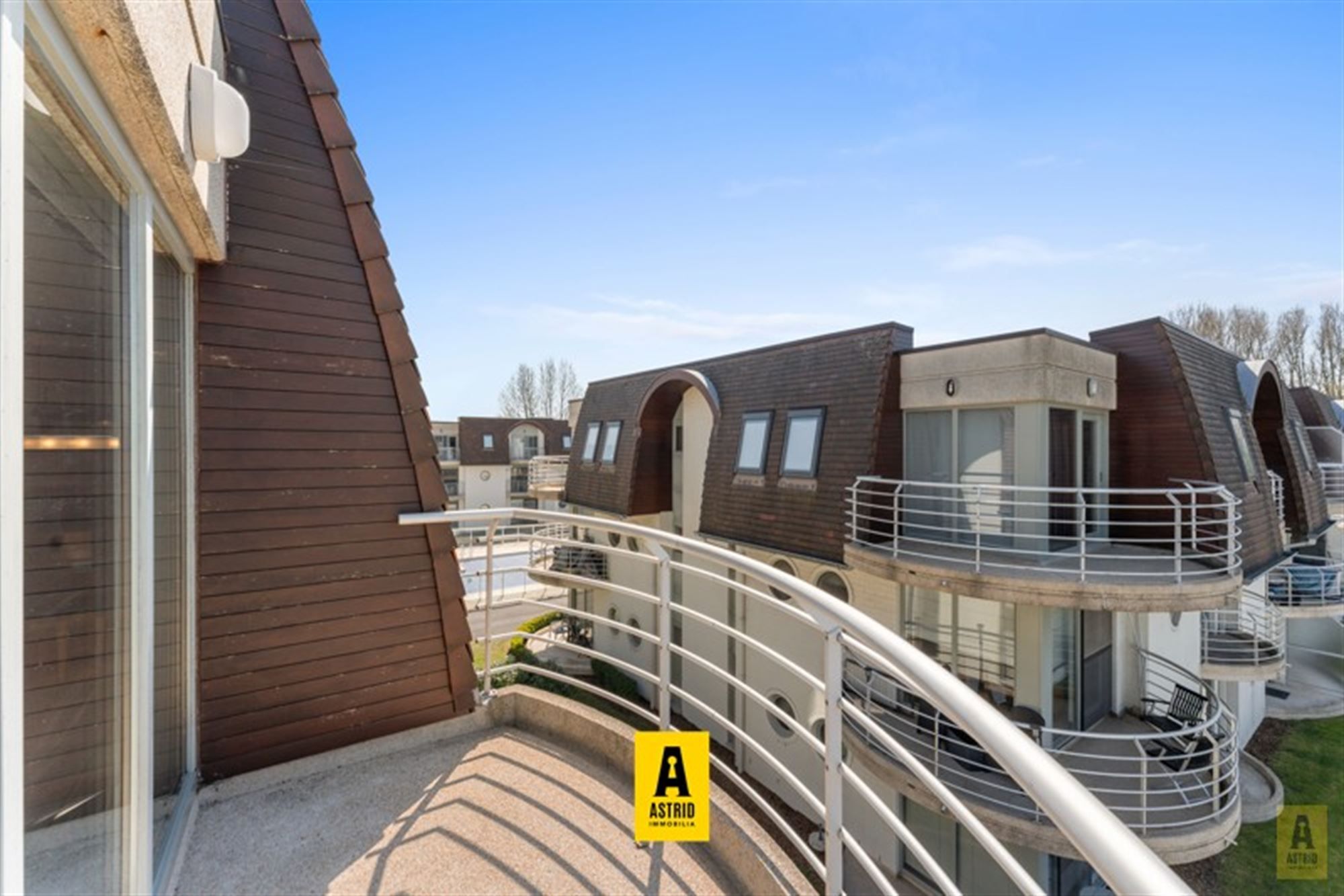 Schitterend hoekappartement in groen domein met zwembad! foto 21