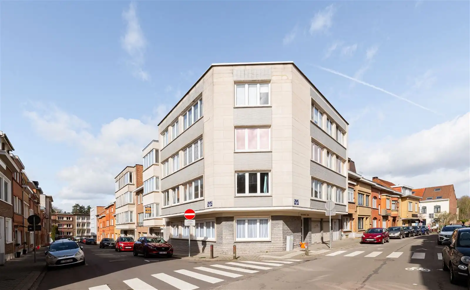 Op te frissen appartement foto {{pictureIndex}}