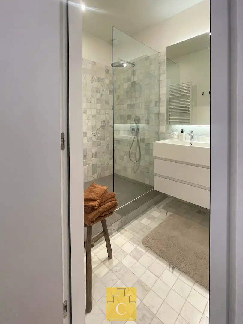 high-end afgewerkt appartement (112 m2) in 18e eeuws stadspaleis ‘Hof de Gros’, toplocatie bij Sint-Jakobskerk, met optionele aankoop parkeerplaats foto 22
