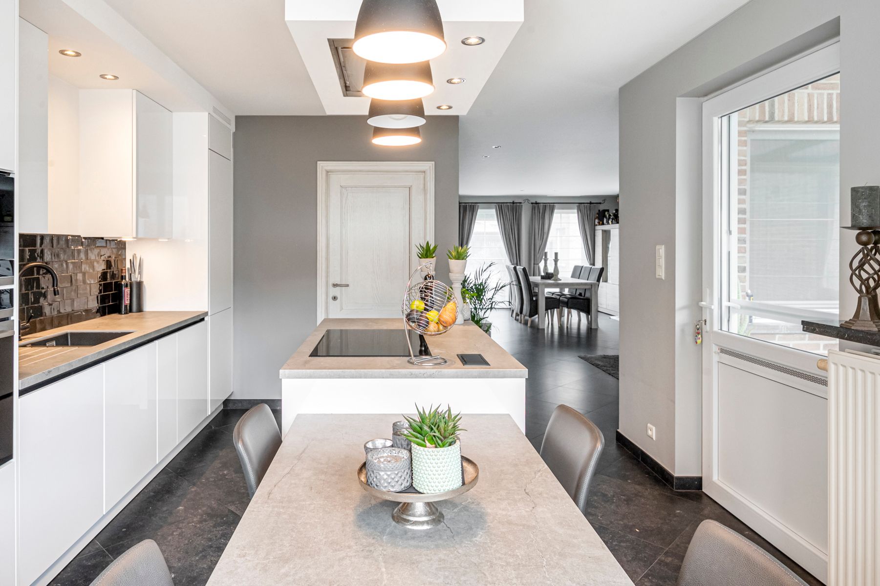 Halfopen bebouwing in topstaat foto 10