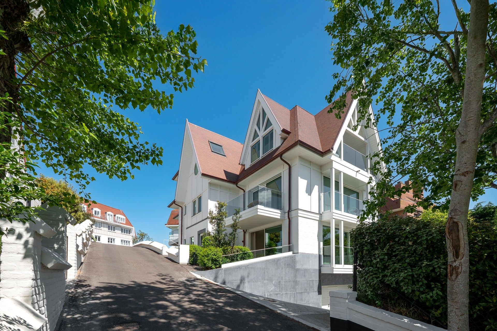 Exclusief tuinappartement met zonneterras in het hart van Duinbergen foto 2