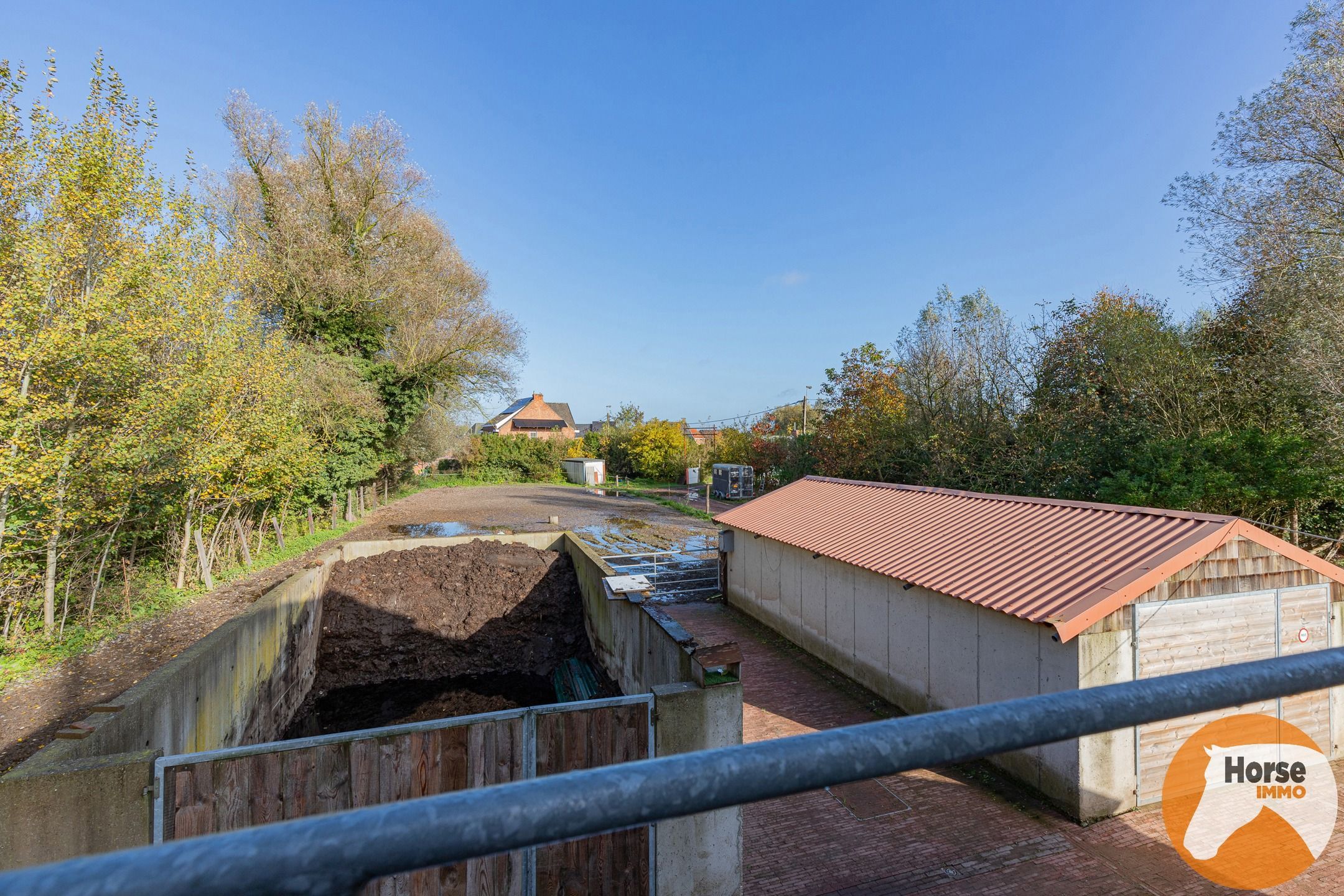 DENDERMONDE - Woning met stallen foto 12