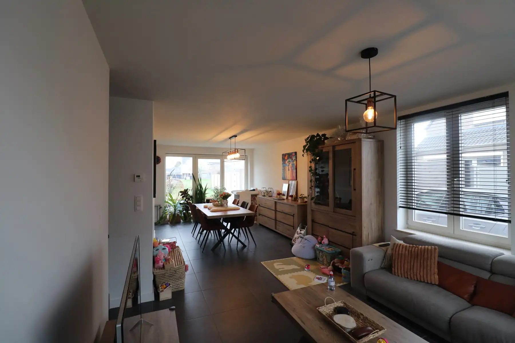 Een recente energiezuinige woning met 3 slaapkamers en tuin.  foto 2