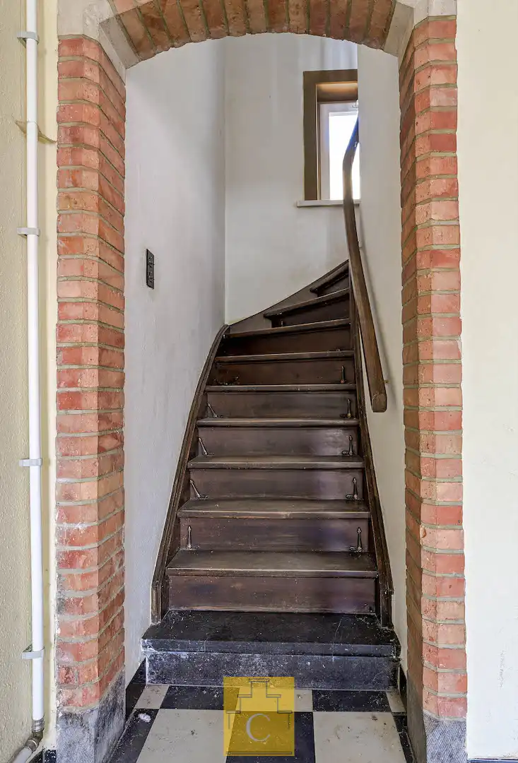 ruim breedhuis met 2 puntgevels aan de Brugse Reien met vergunning voor totaalrenovatie en twee private parkeerplaatsen foto 6