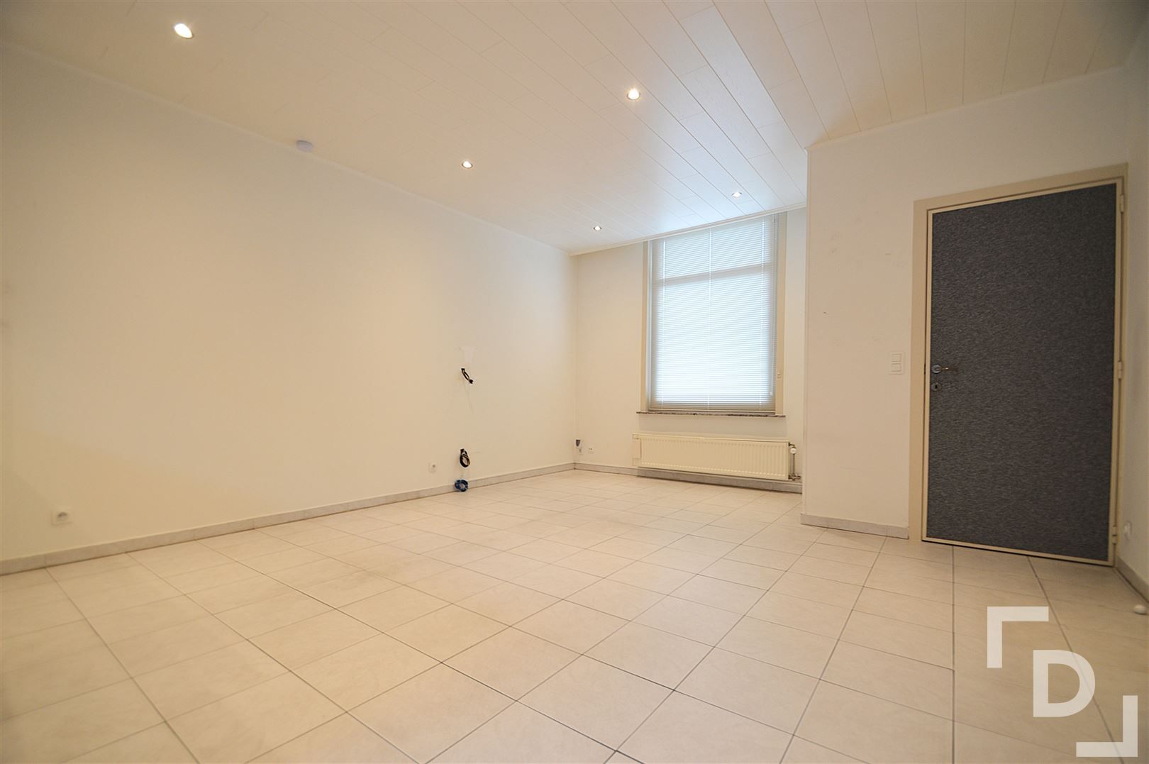 Stadswoning met 3 slaapkamers te huur op centrale locatie te Ieper. foto 2