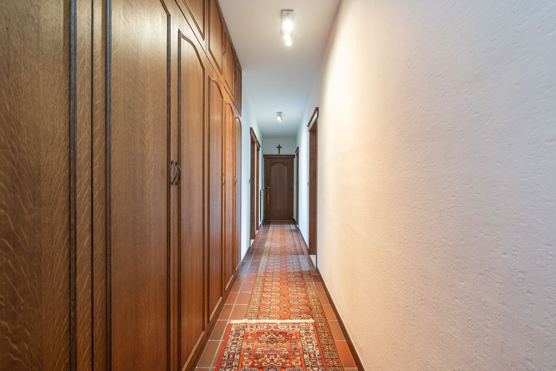 Laagbouwvilla met 3 slaapkamers op perceel grond van 1.831m². Zuidoost georiënteerd.  foto 8