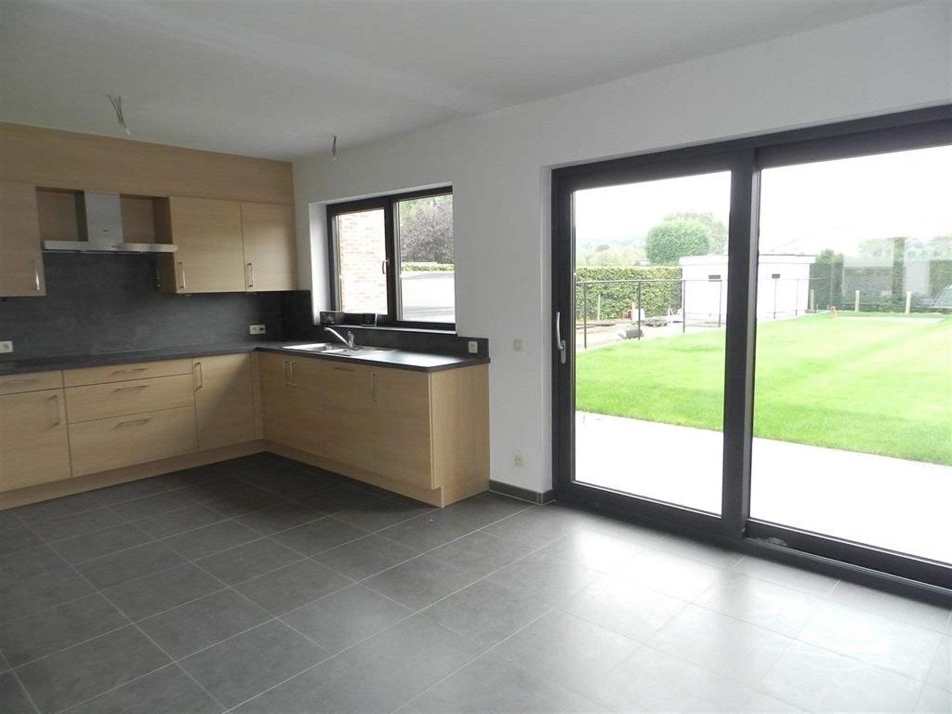 Mooi en prima gelegen ruime woning met tuin. foto 3