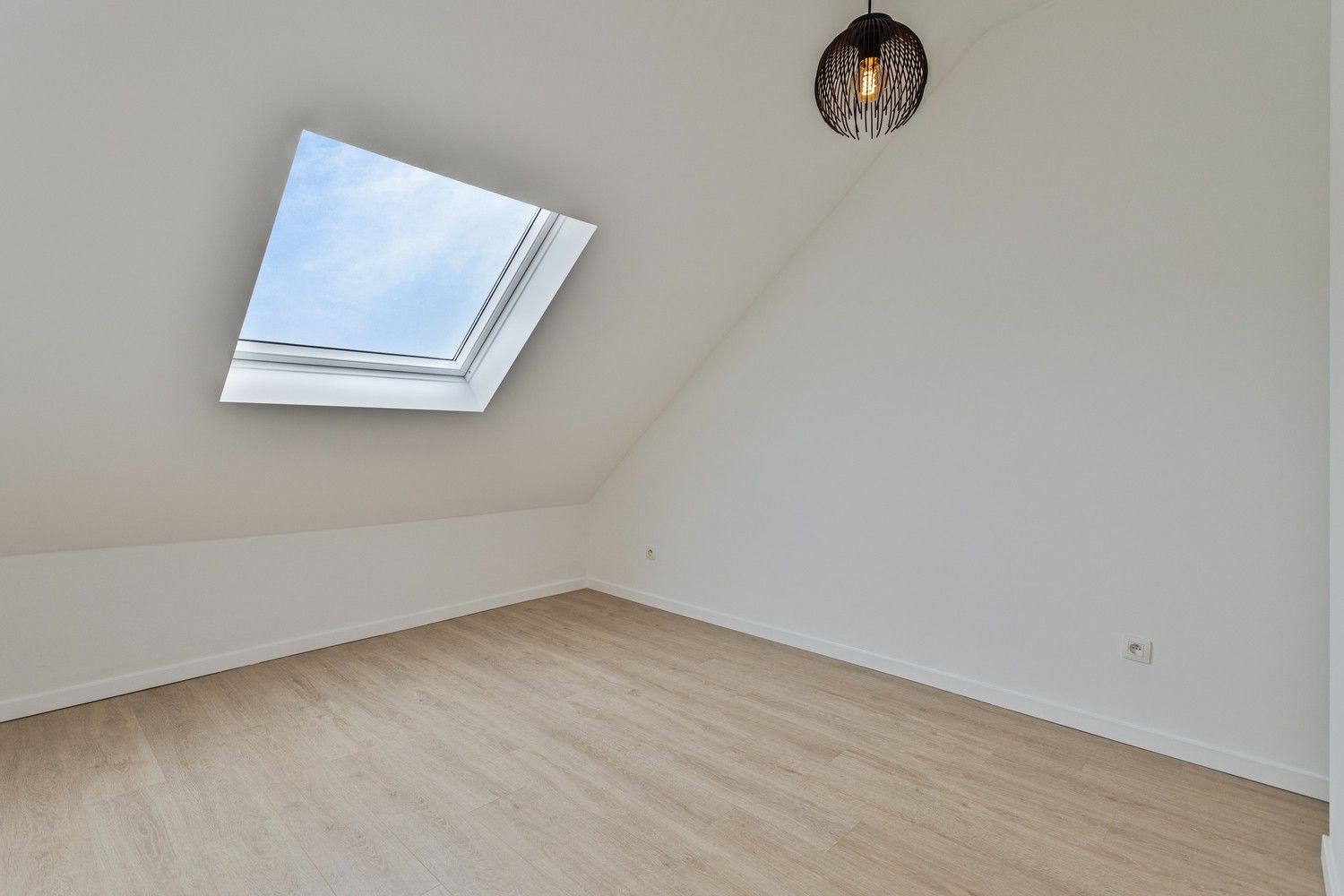 Vernieuwbouwwoning met 3 slaapkamers en tuin foto 14