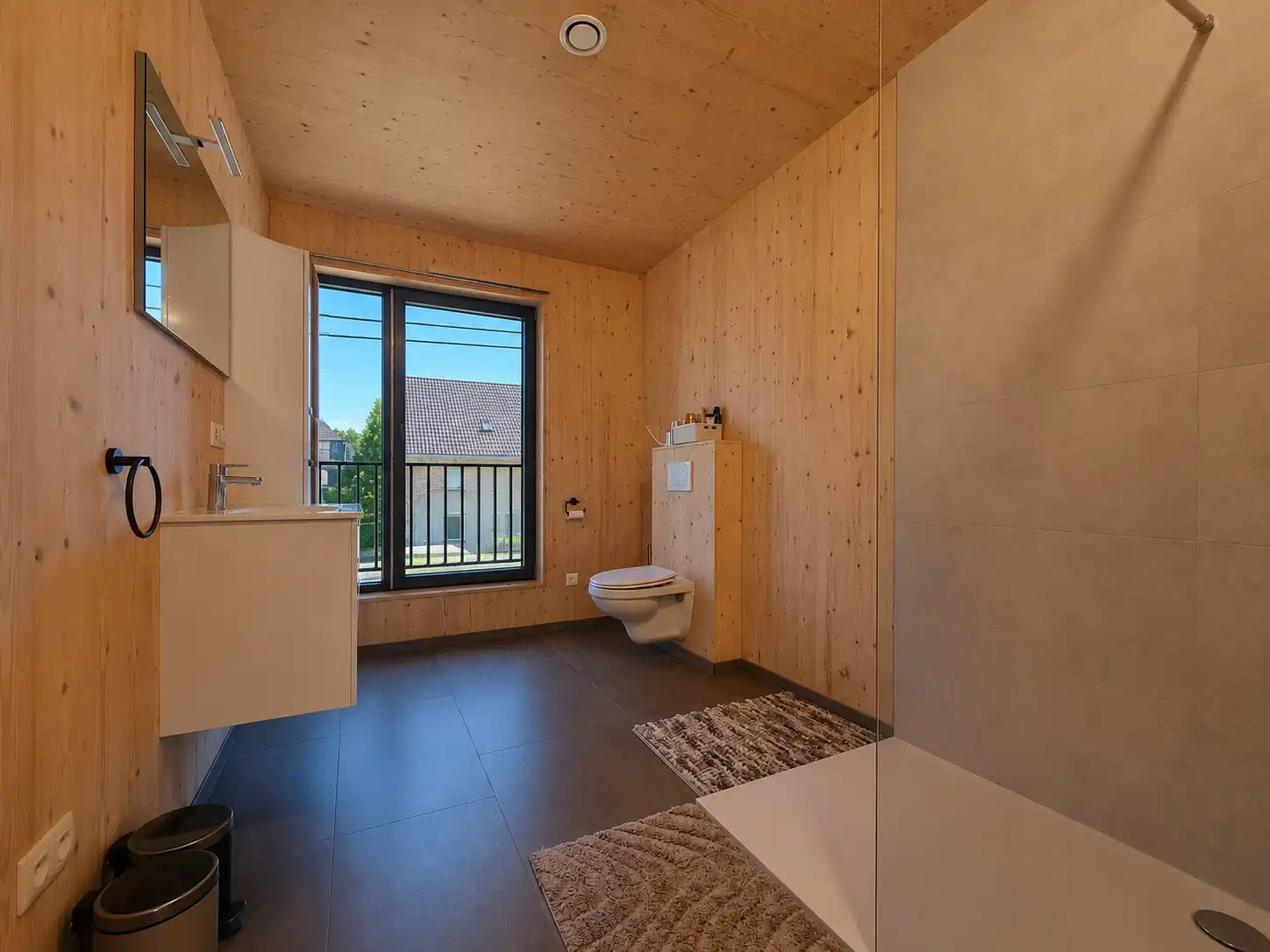 Prachtige recente woning met 4 slaapkamers foto 4