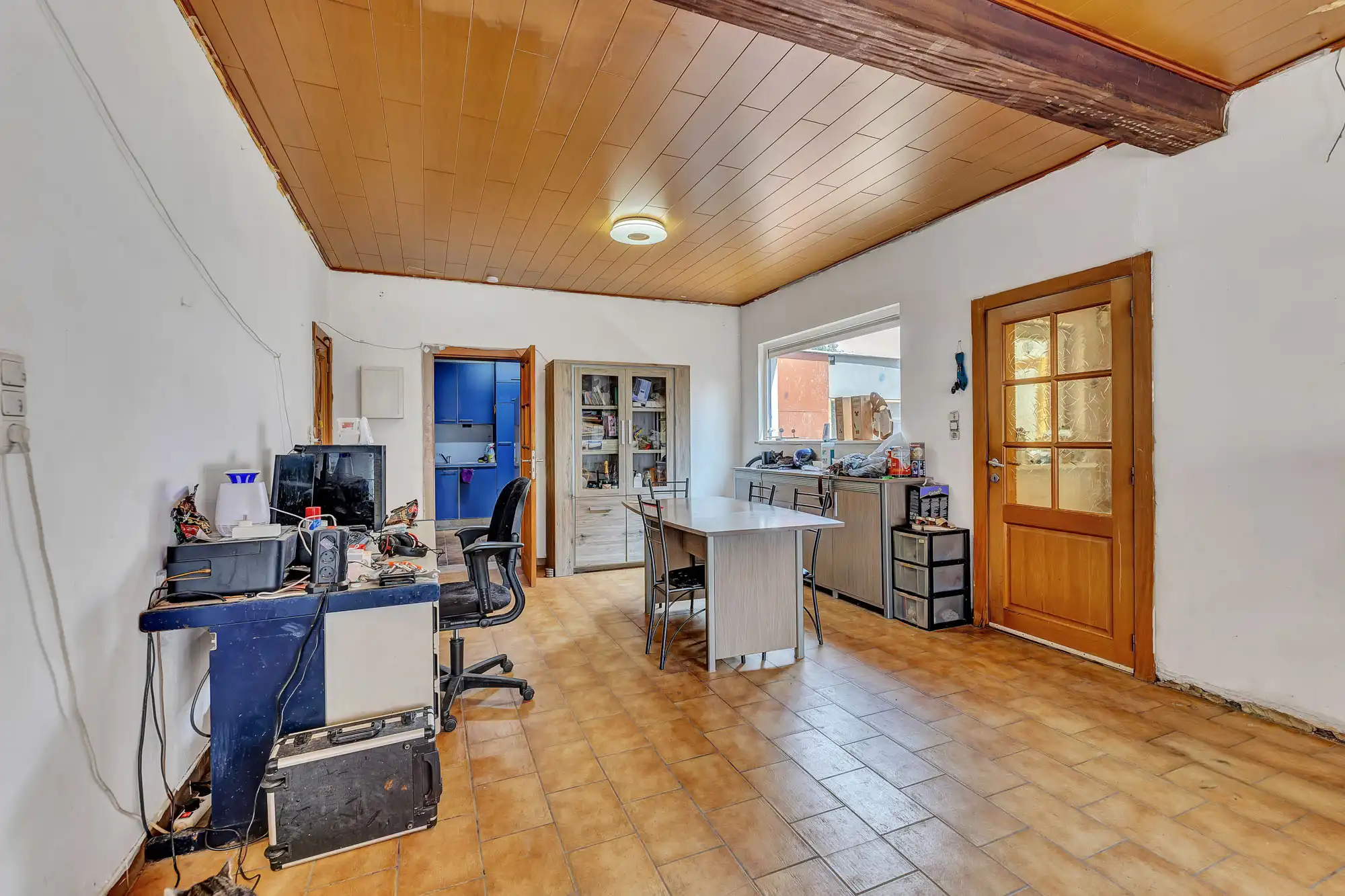 Te renoveren woning met 3 slaapkamers en garage foto 3