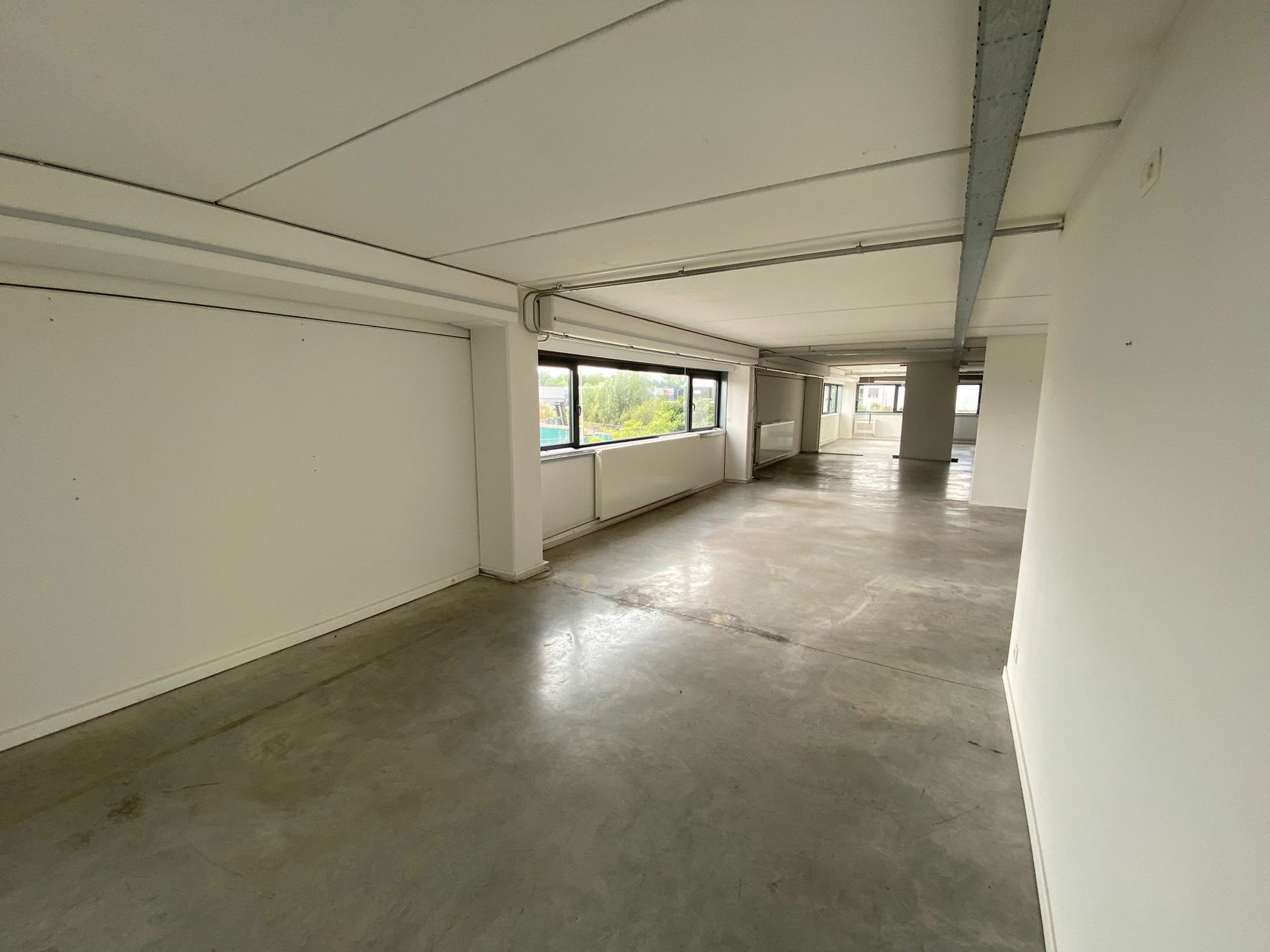 Kantoor/Showroomruimtes te huur Kruibeke foto 3