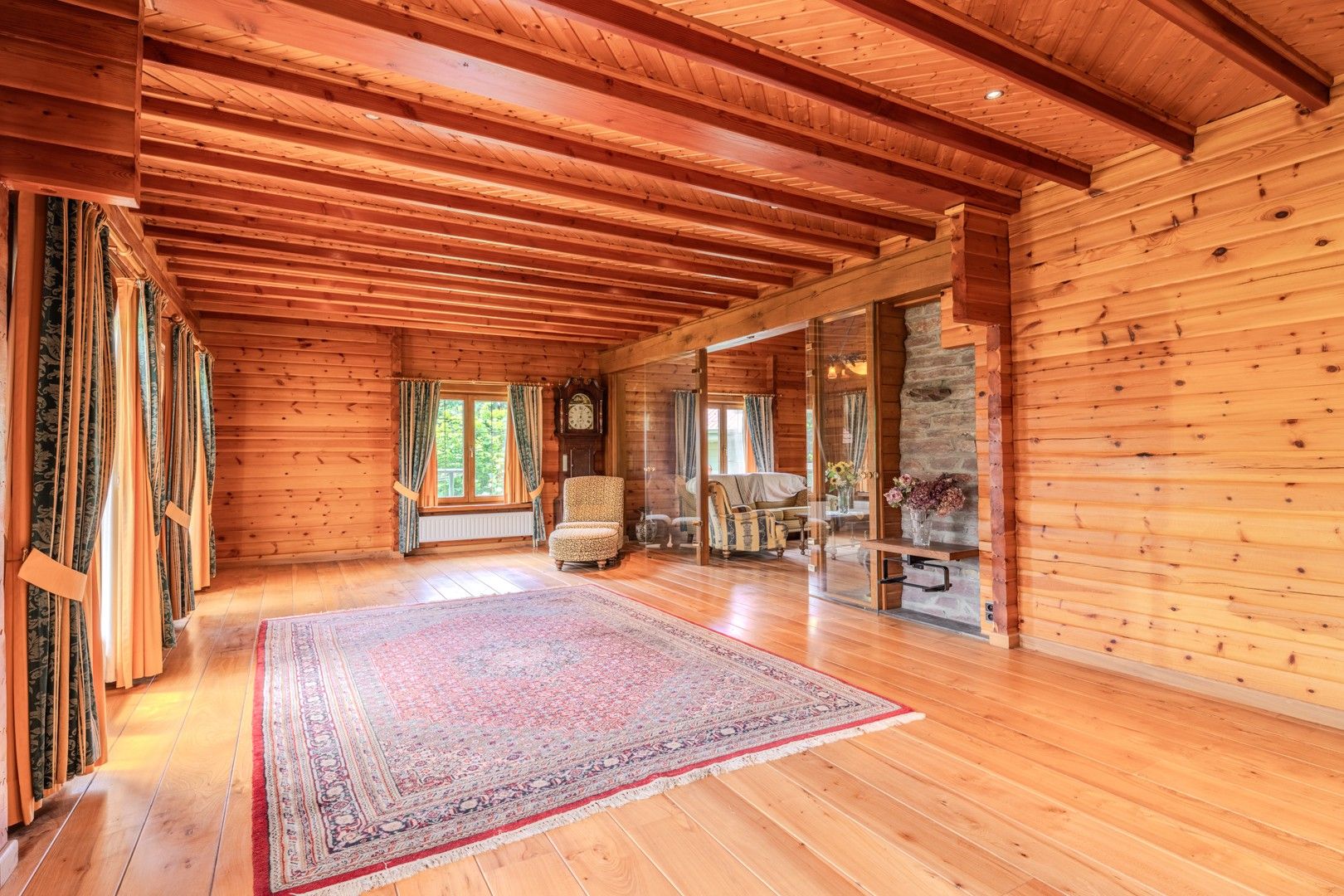 Ruime villa met mooie tuin foto 12