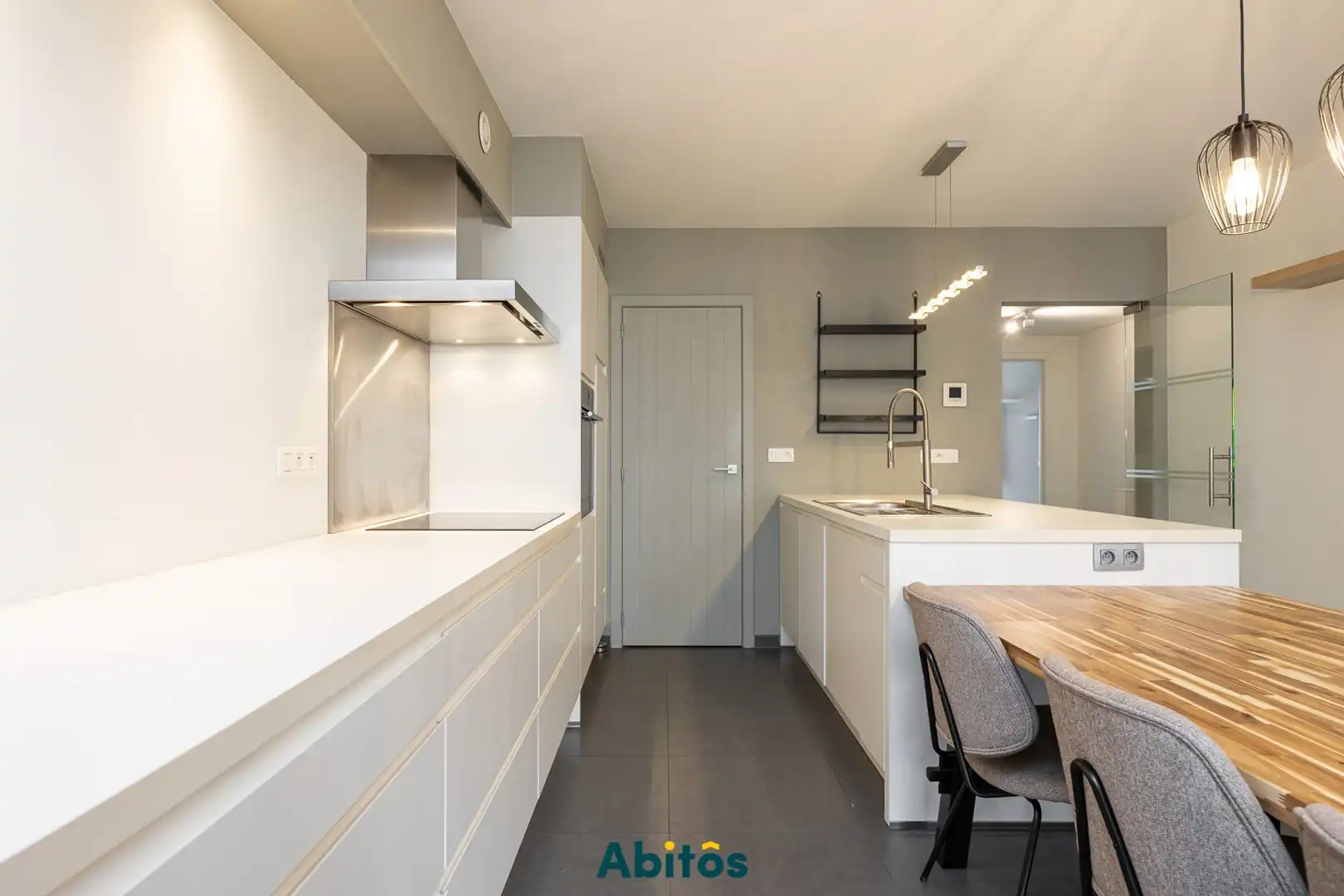 Gelijkvloers appartement met drie slaapkamers foto 4