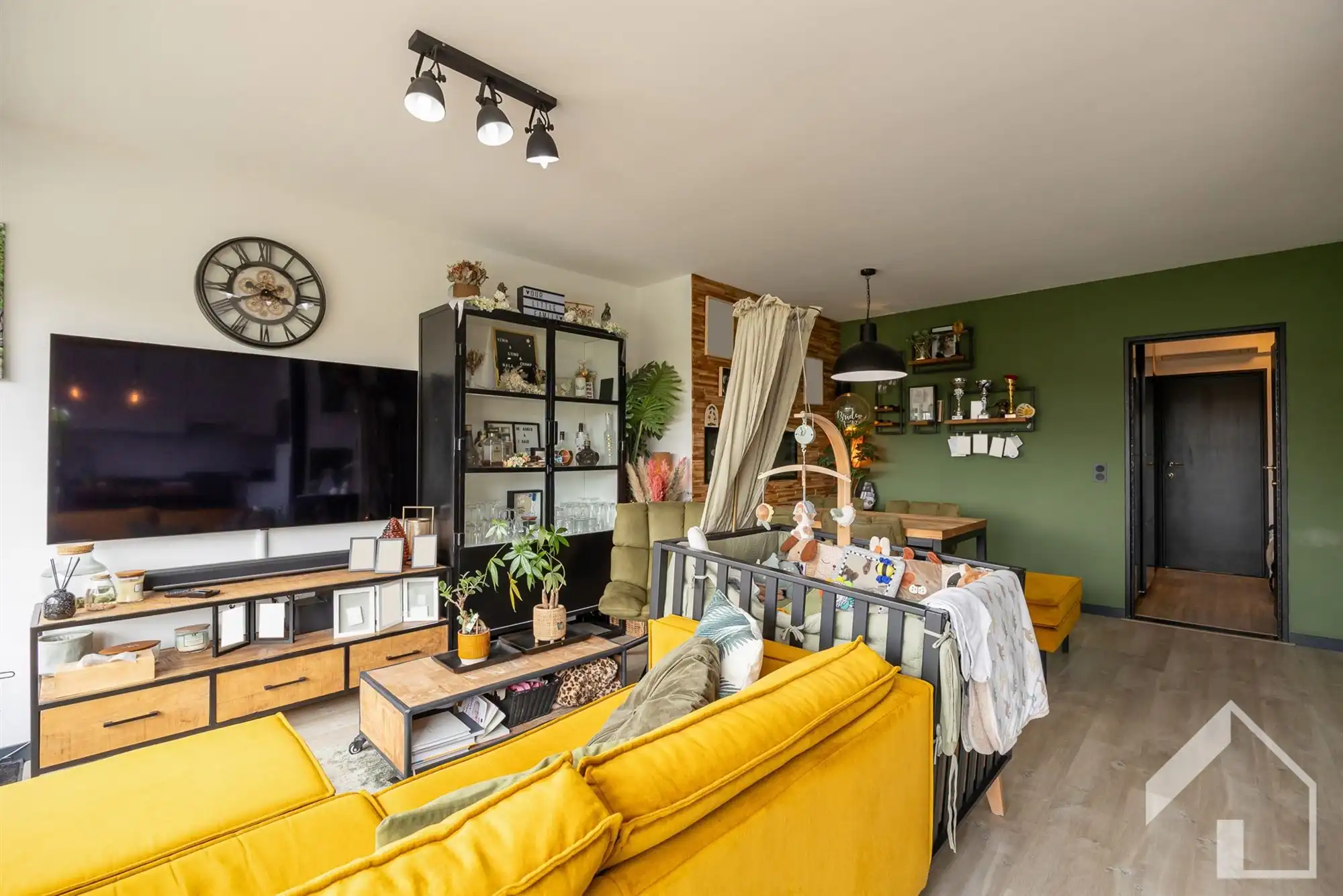Instapklaar appartement met zwembad! foto 6