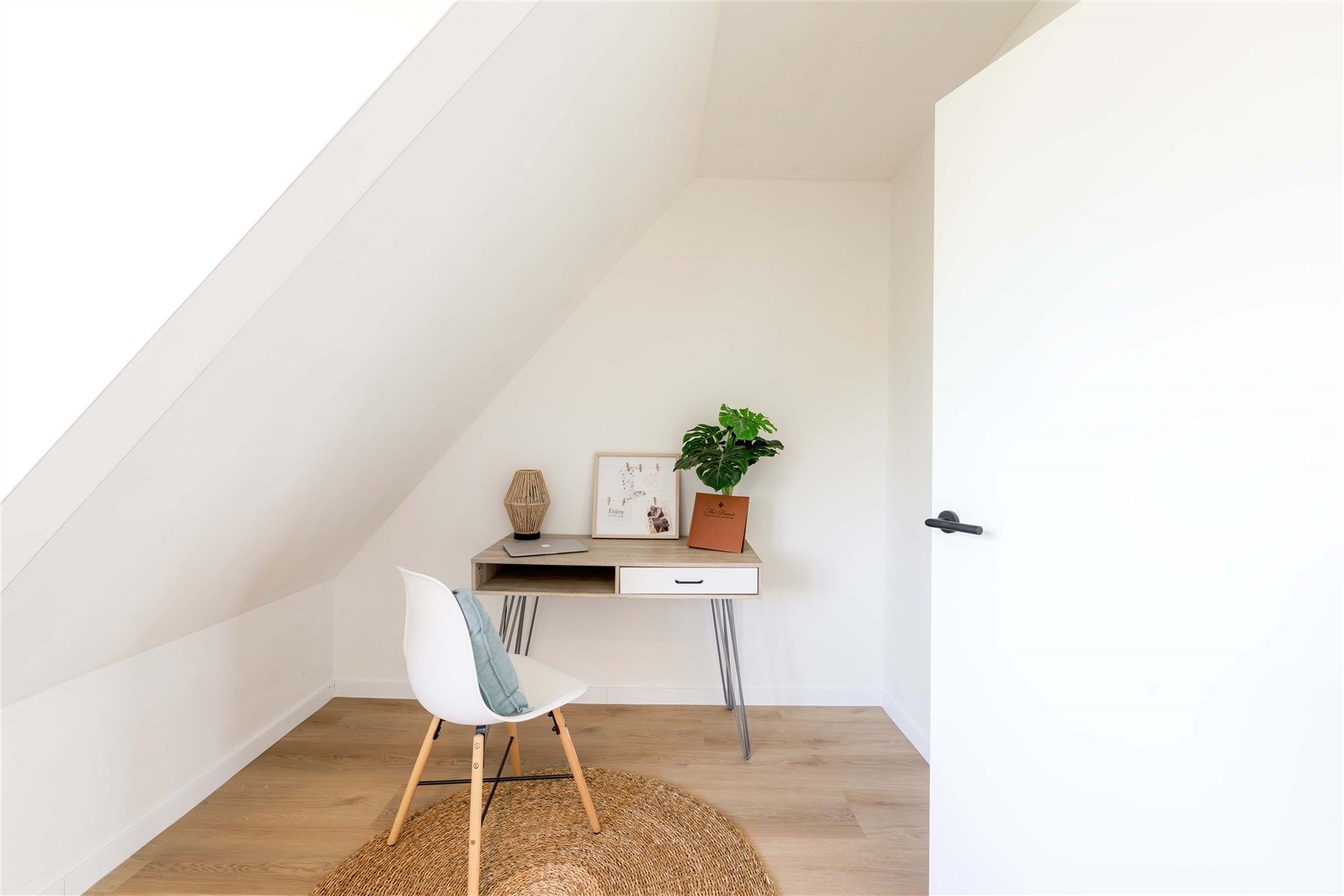 Vrijstaande woning met 3 slaapkamers, garage en tuin foto 15