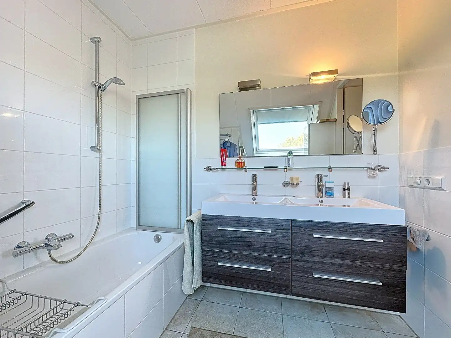 Charmante woning met verrassend veel ruimte en comfort. foto 23