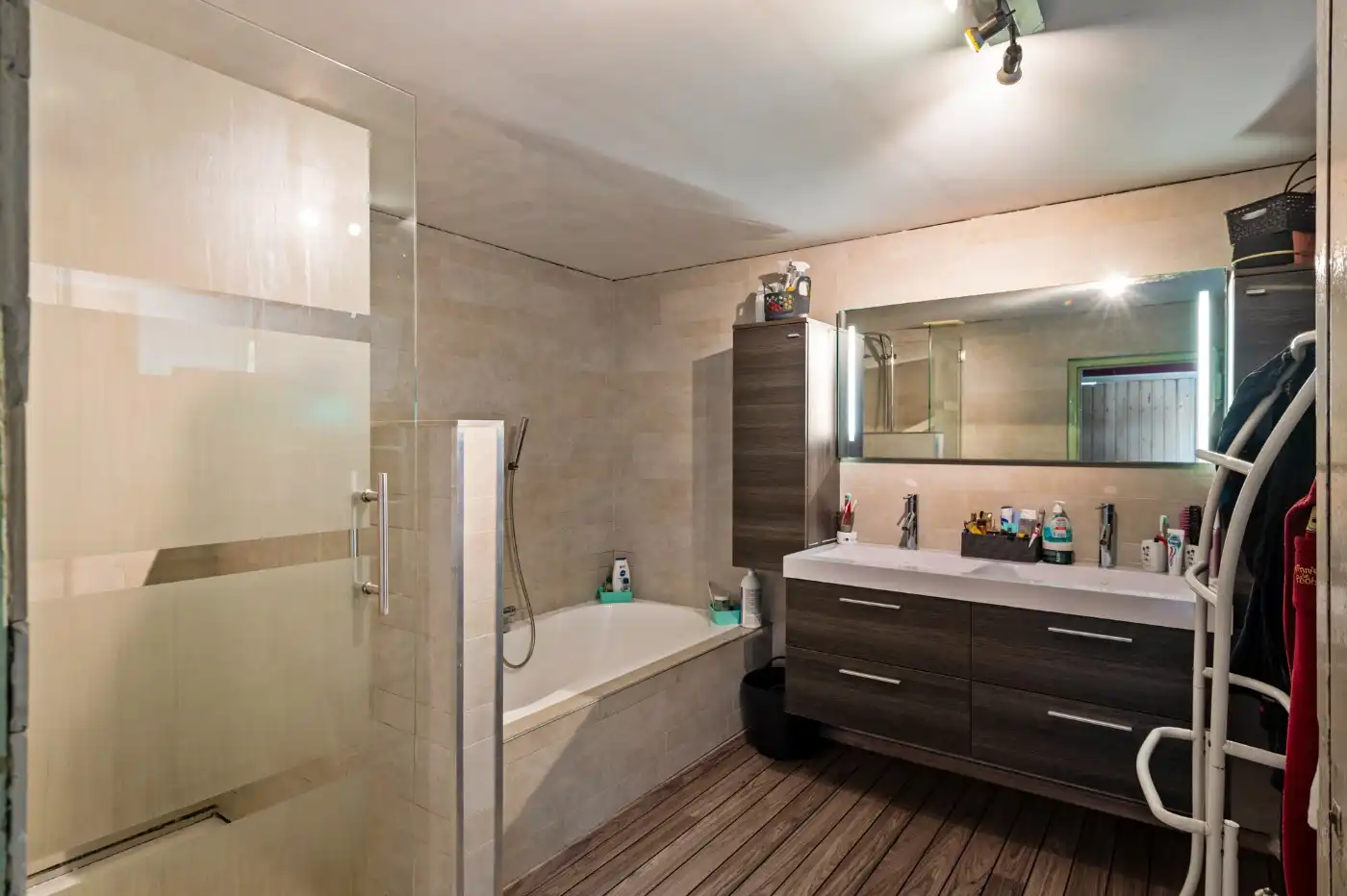 Ruime woning met 3 à 4 slpk., garage en oprit op een perceel van 702 m² foto 14