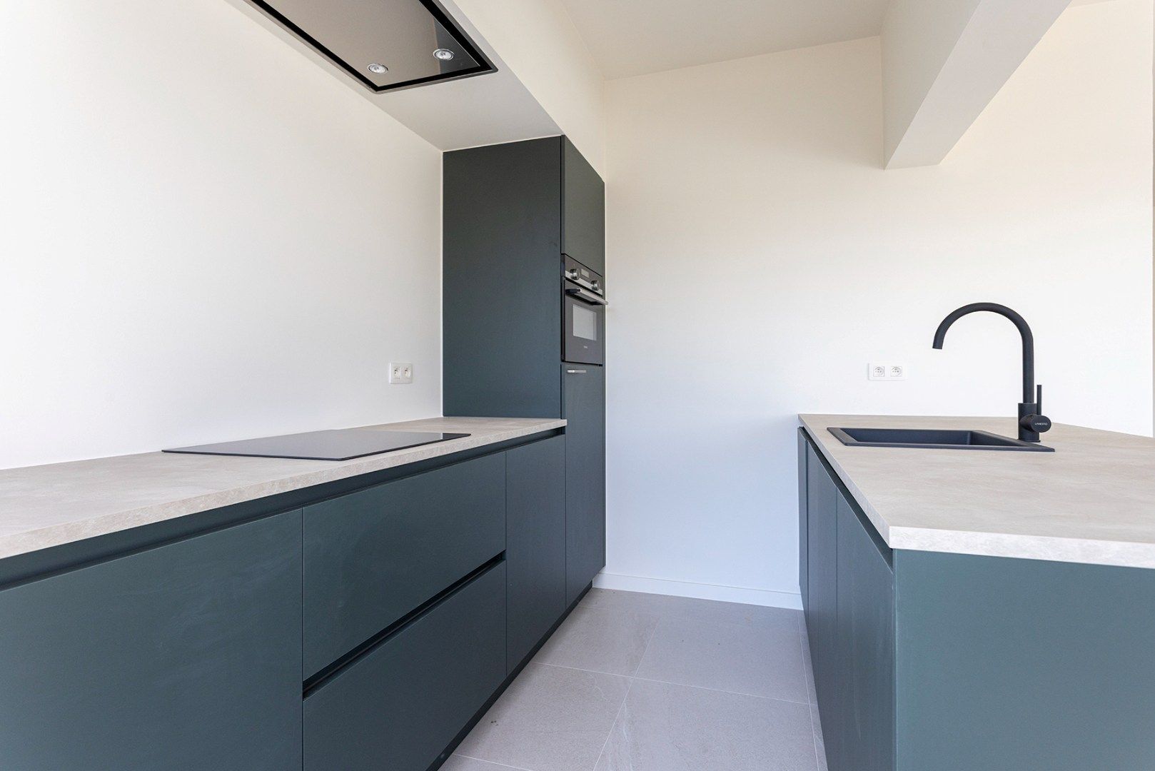 Ruim vernieuwbouw 2-slaapkamer appartement nabij De Roma! foto 6