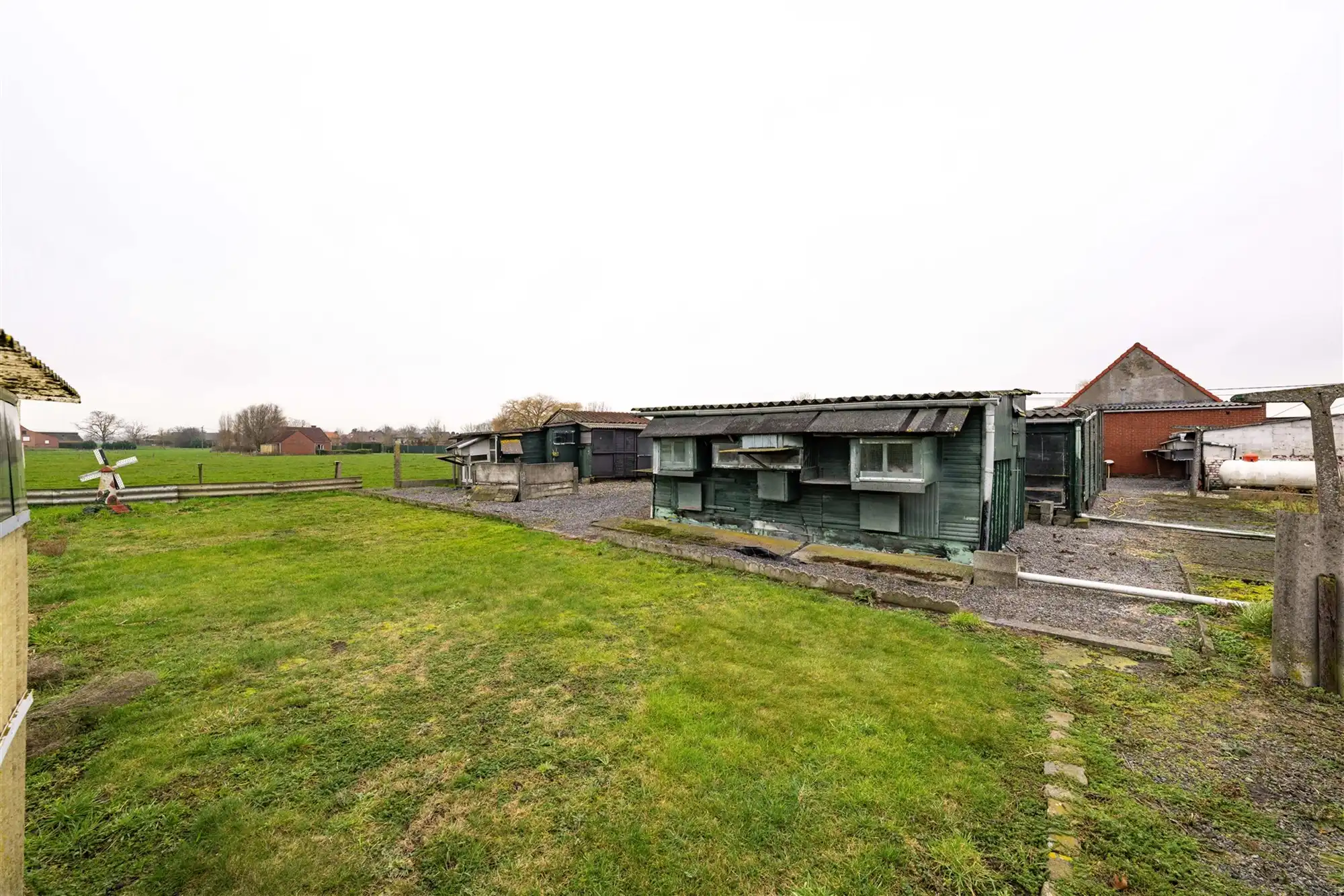 Vrijstaande woning met bijgebouwen op 2633 m² foto 20