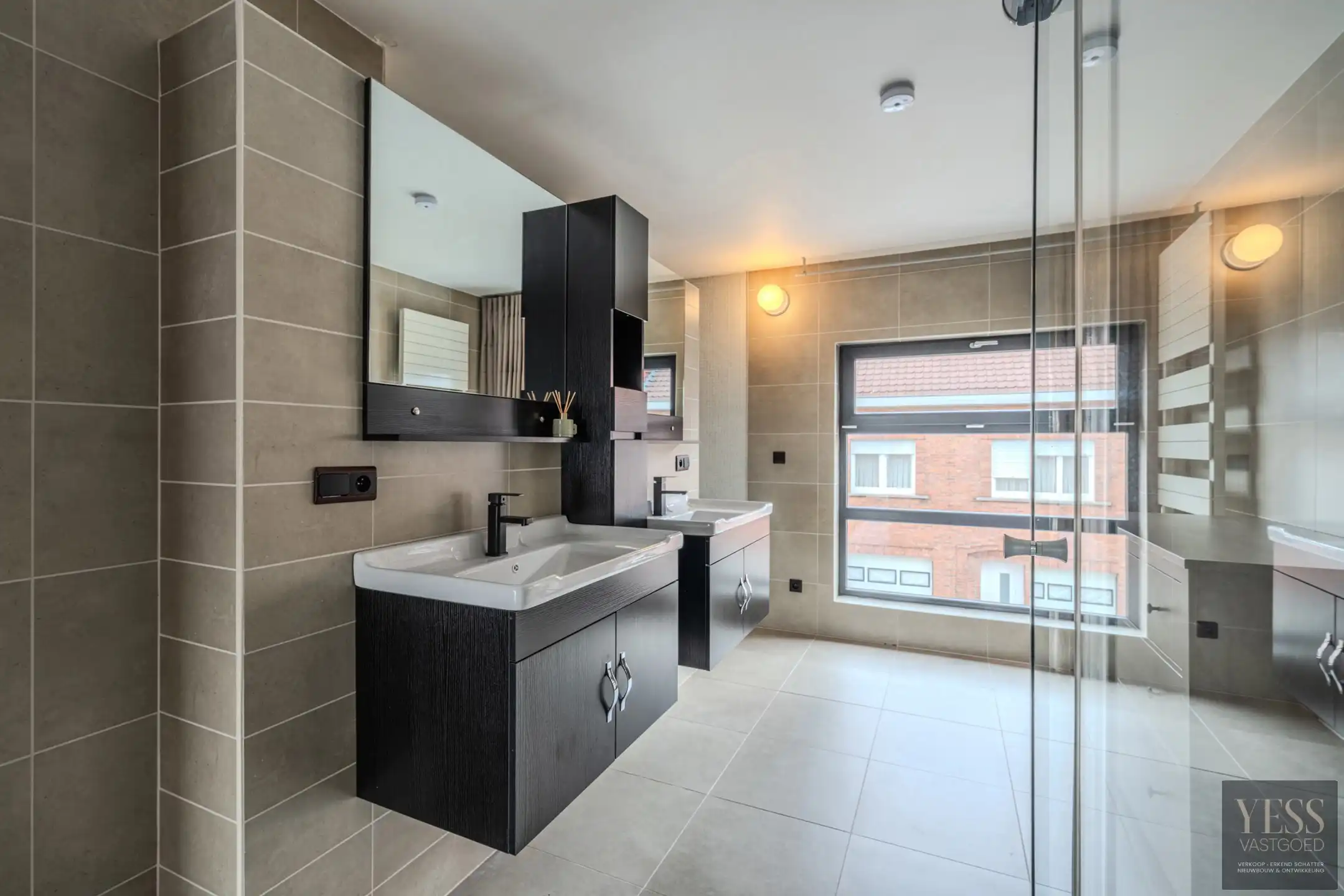 Uniek pand 236m2 bewoonbaar + atelier/winkel/opslag 475m2! foto 14