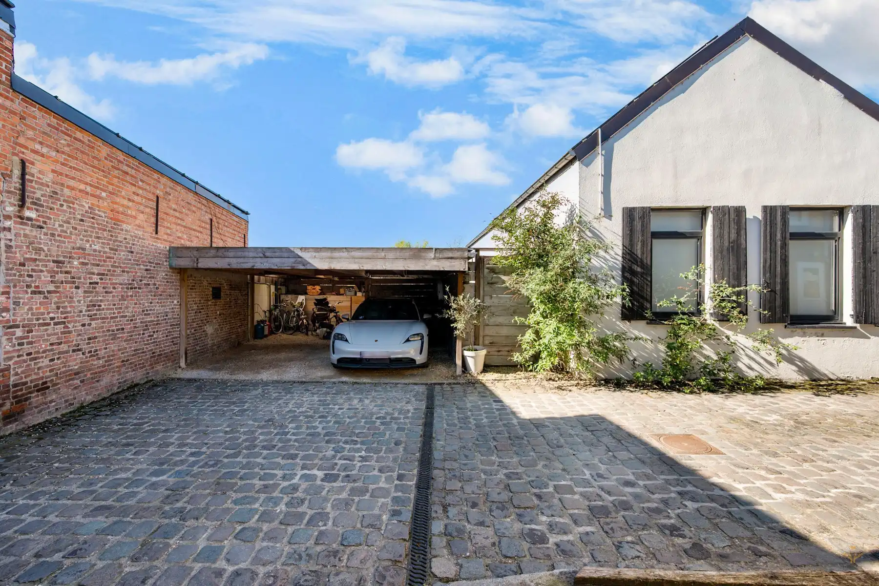 Uniek perceel met 2 volwaardige woningen foto 11