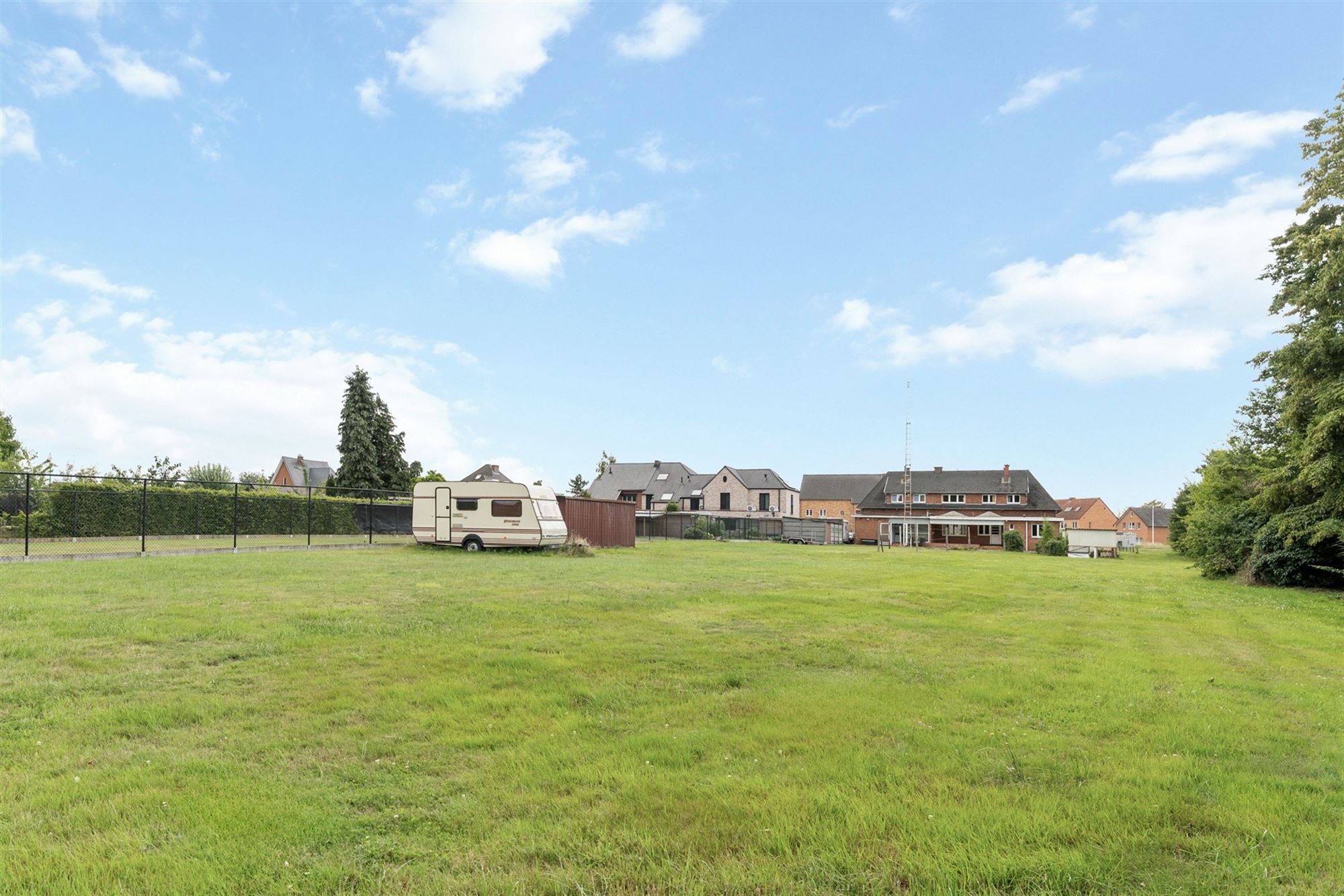 WONING VAN 200M² EN GROTE TUIN VAN 20A92CA TE KERMT foto 25