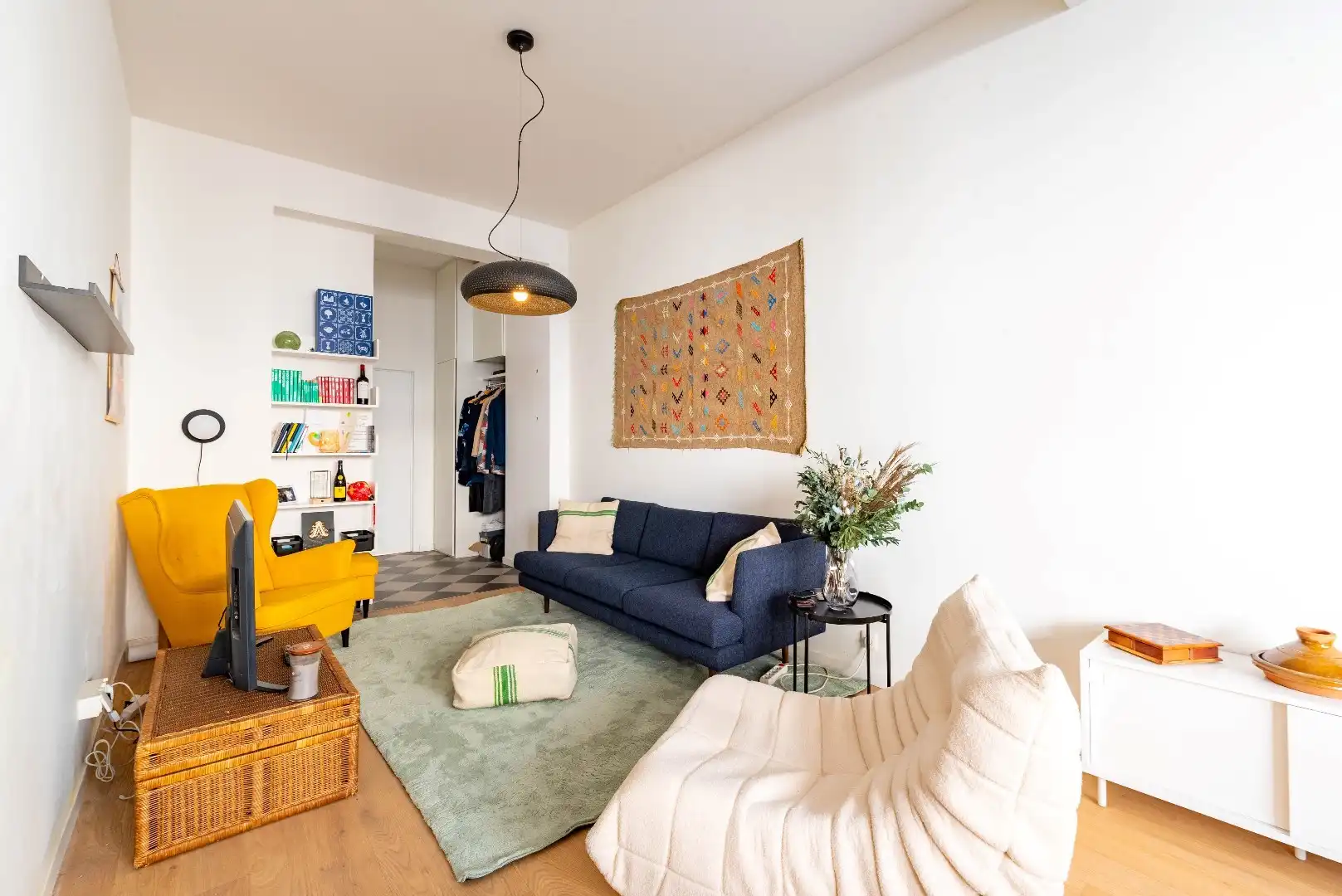 Gezellig gemeubeld appartement foto {{pictureIndex}}