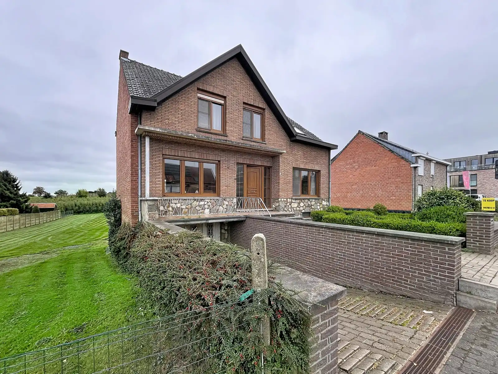 Vrijstaande woning met ruime tuin op toplocatie foto 29
