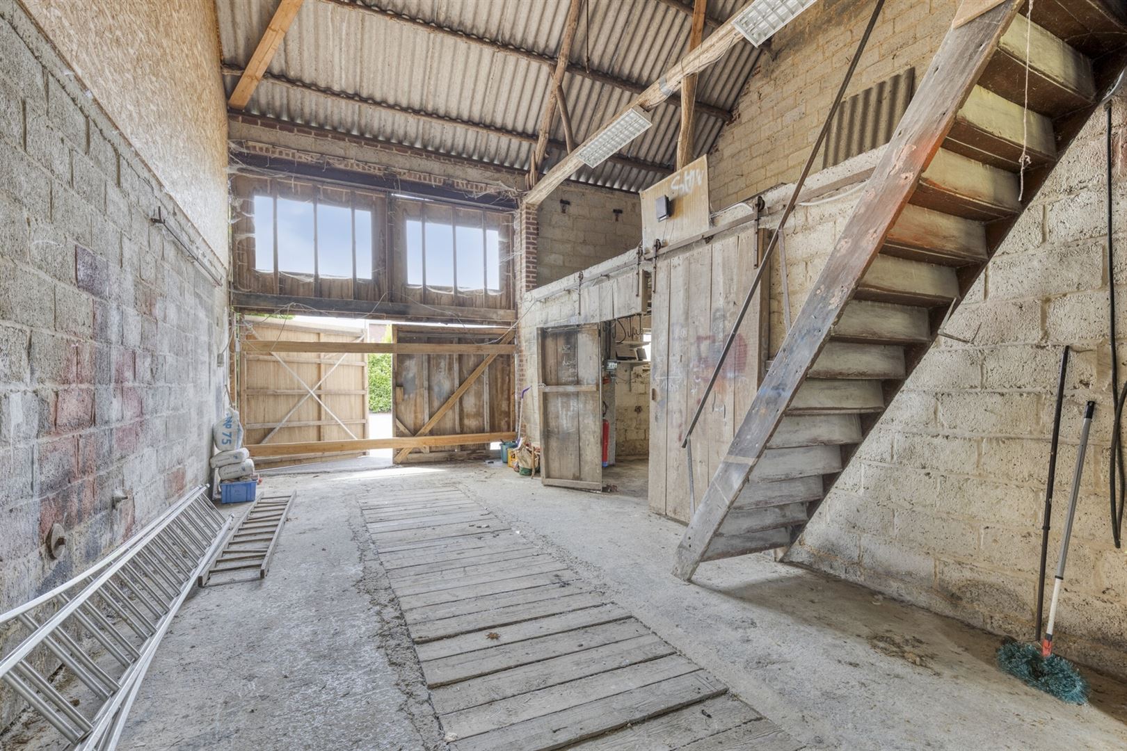 Hoeve + bijgebouw foto 18