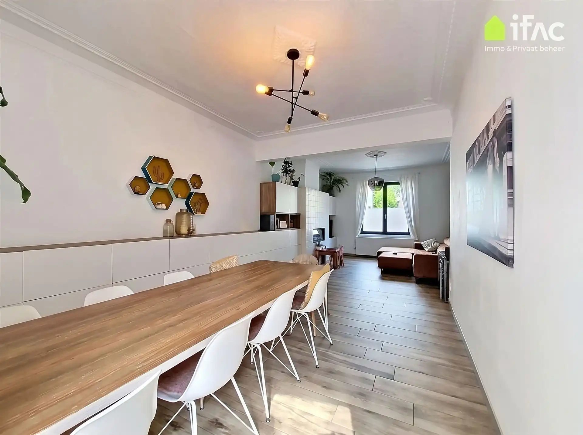 Volledig gerenoveerde woning met geweldige tuin op 28a 34ca foto 6