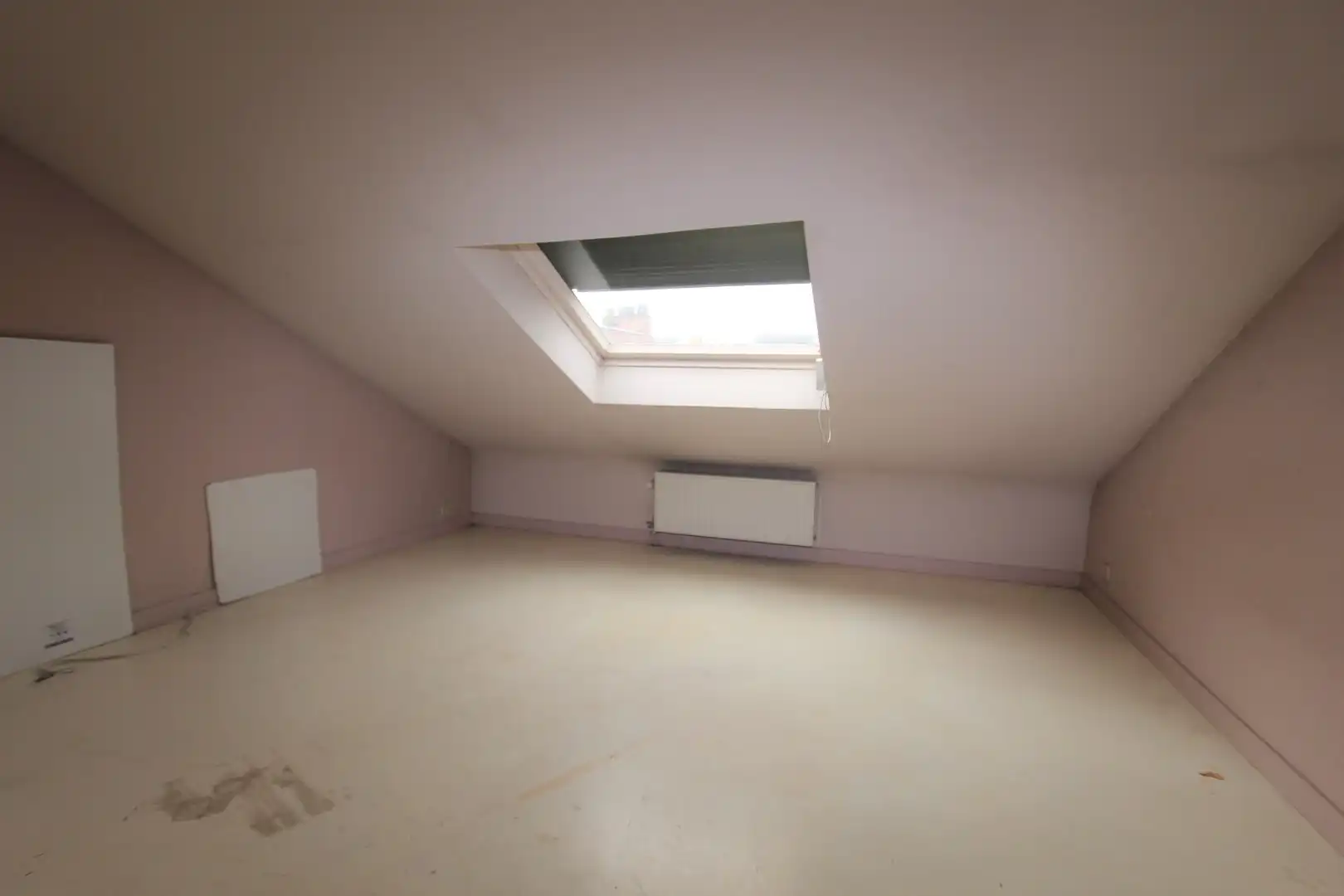 PRACHTIG GELEGEN MODERNE HANDELSWONING foto 20