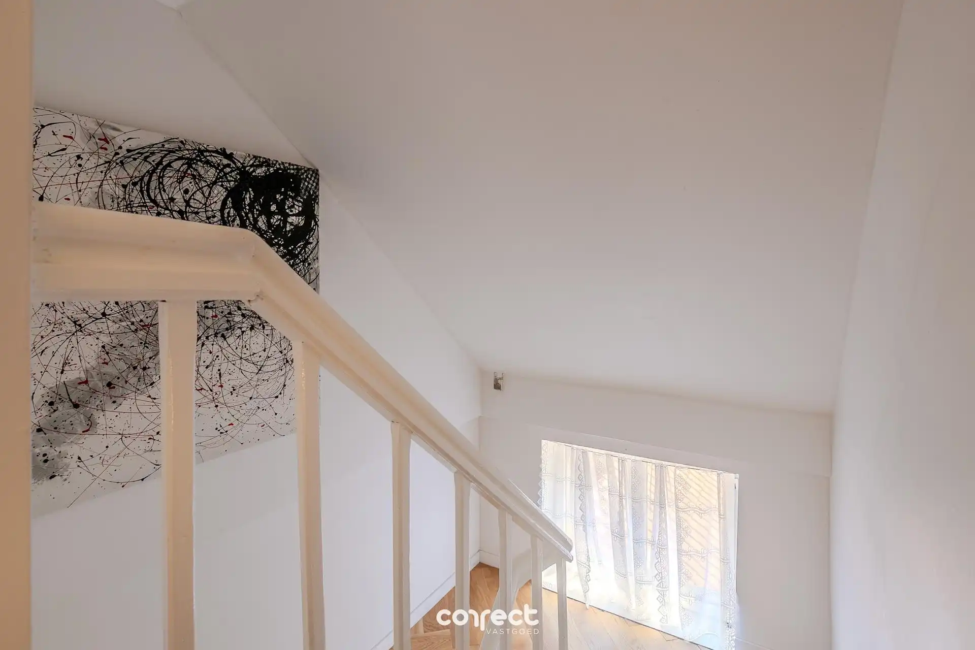 Volledig gerenoveerde en energiezuinige woning in Brugge. foto 12