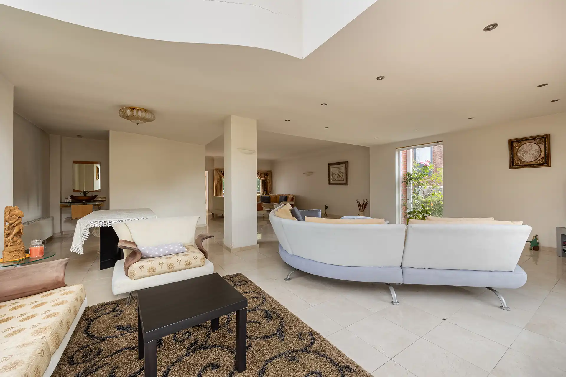 Ruime villa met 4 slpk's en 3 badkamers op toplocatie foto 6